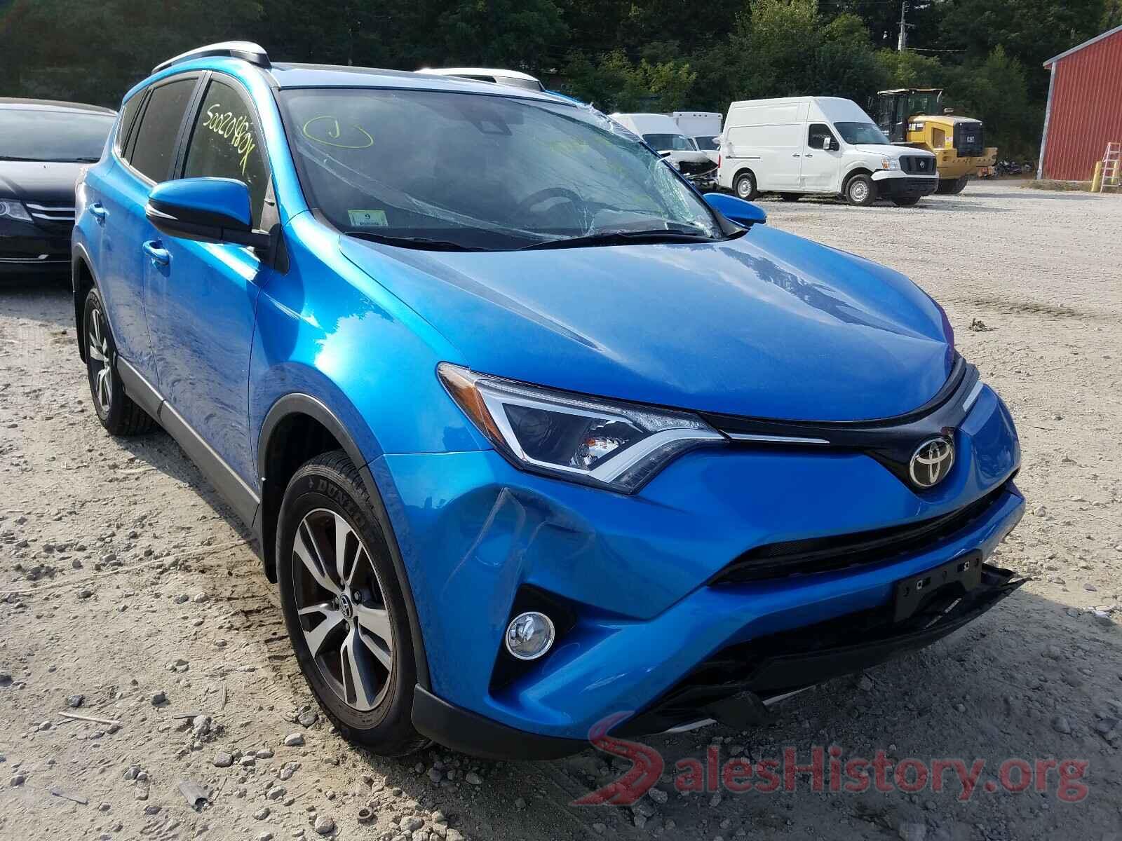 JTMRFREV3HJ122677 2017 TOYOTA RAV4