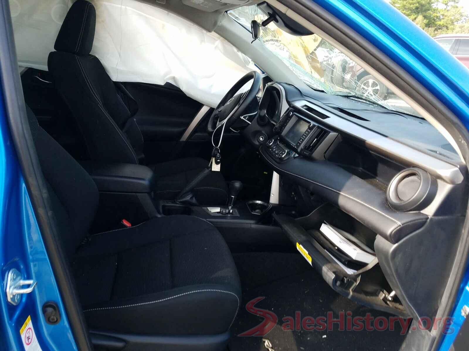 JTMRFREV3HJ122677 2017 TOYOTA RAV4