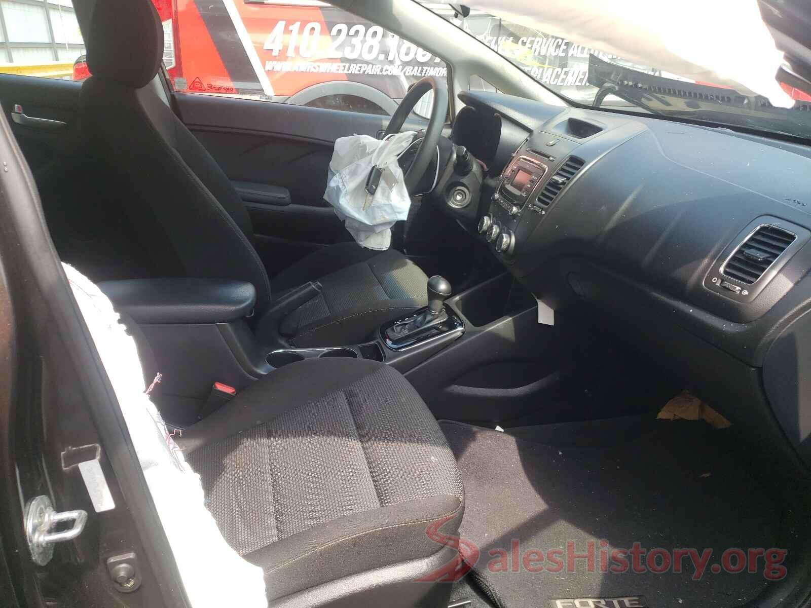 3KPFK4A7XJE208354 2018 KIA FORTE