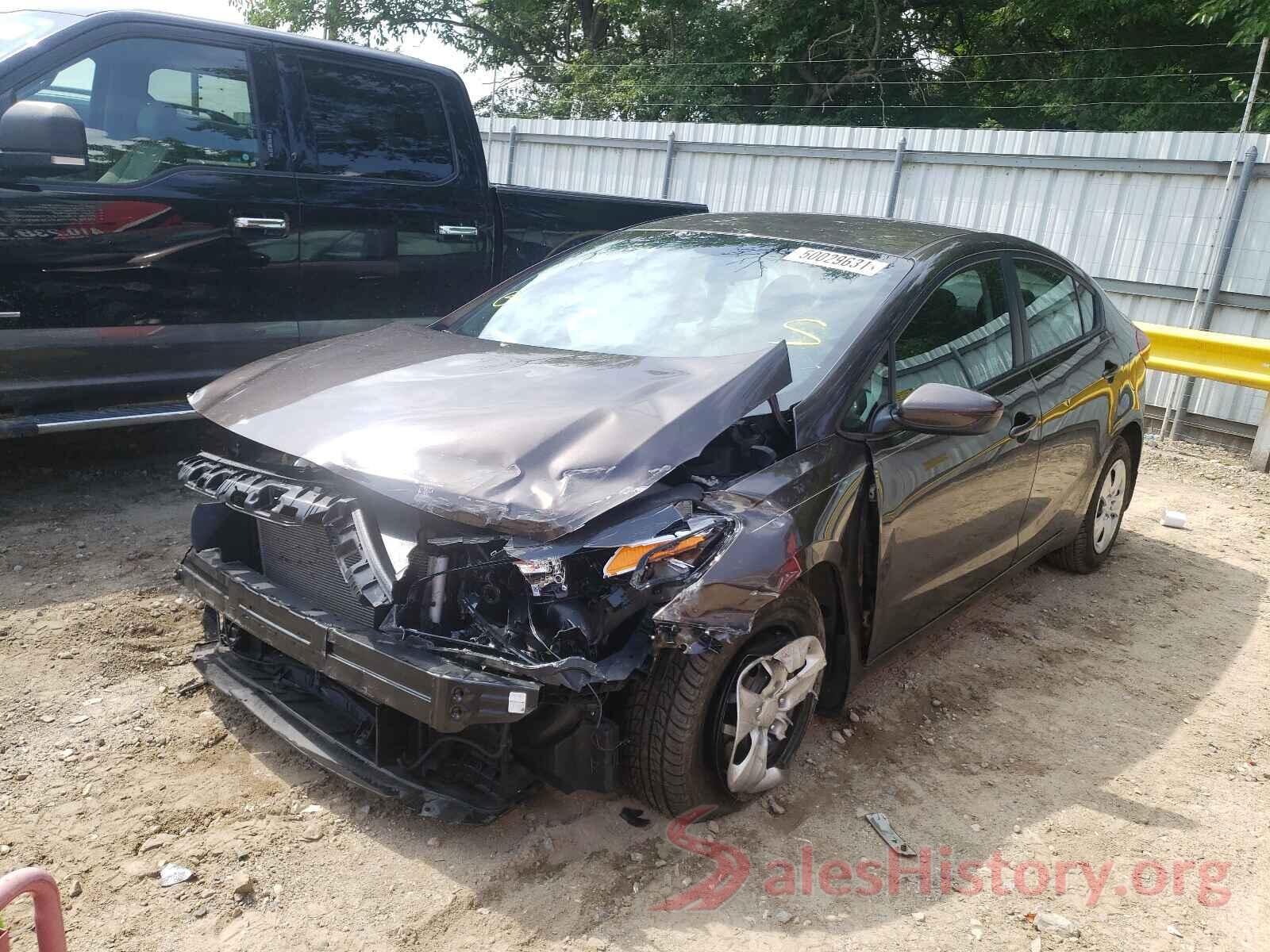 3KPFK4A7XJE208354 2018 KIA FORTE