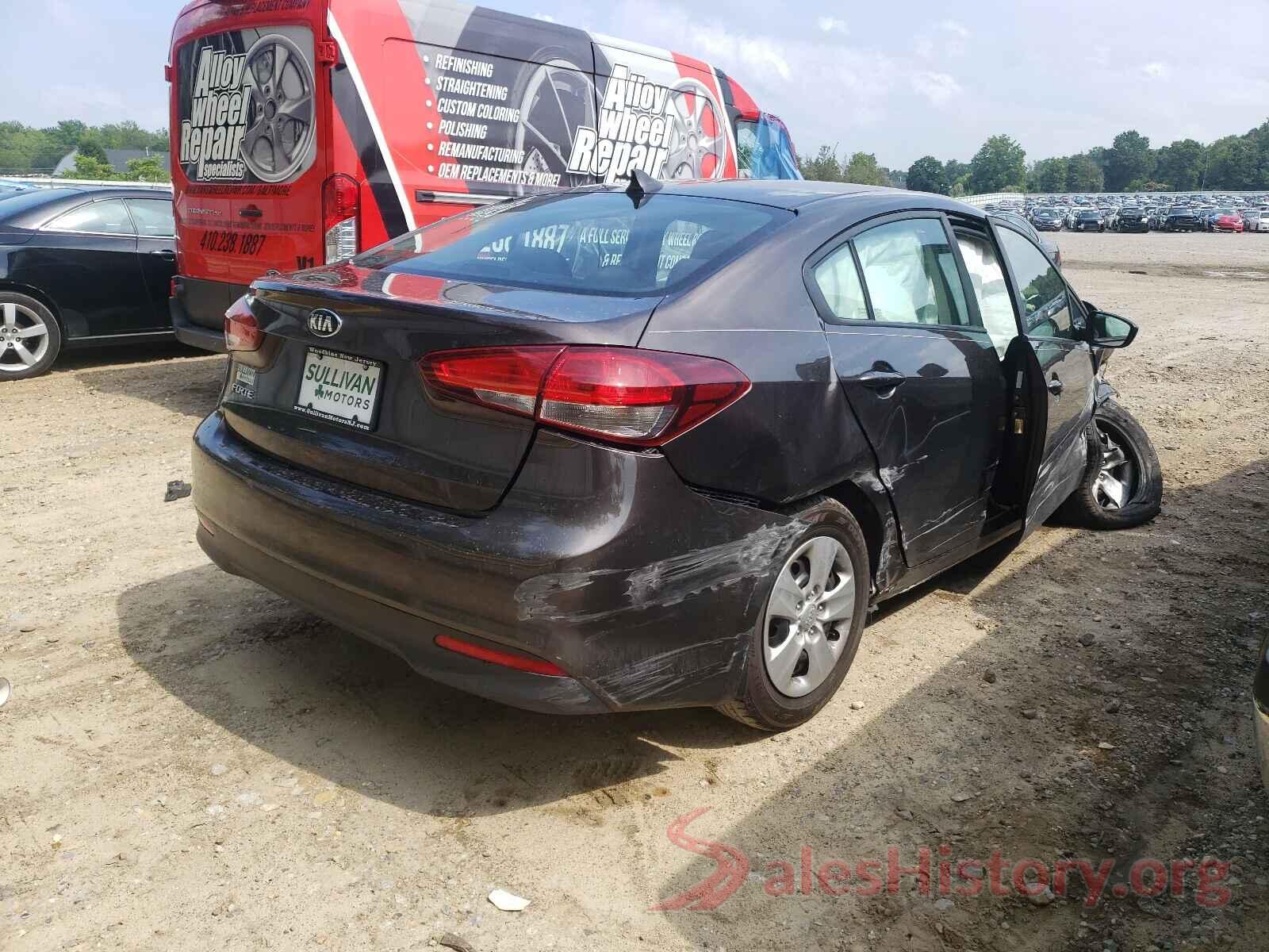 3KPFK4A7XJE208354 2018 KIA FORTE