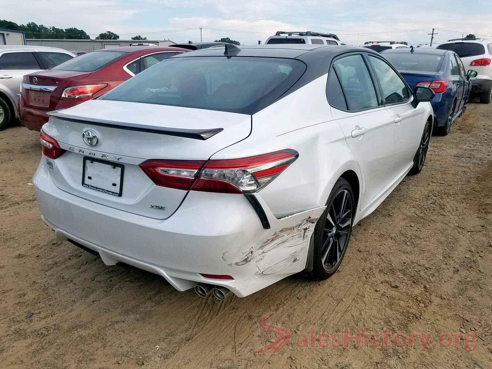 4T1B61HK2KU267215 2019 TOYOTA CAMRY