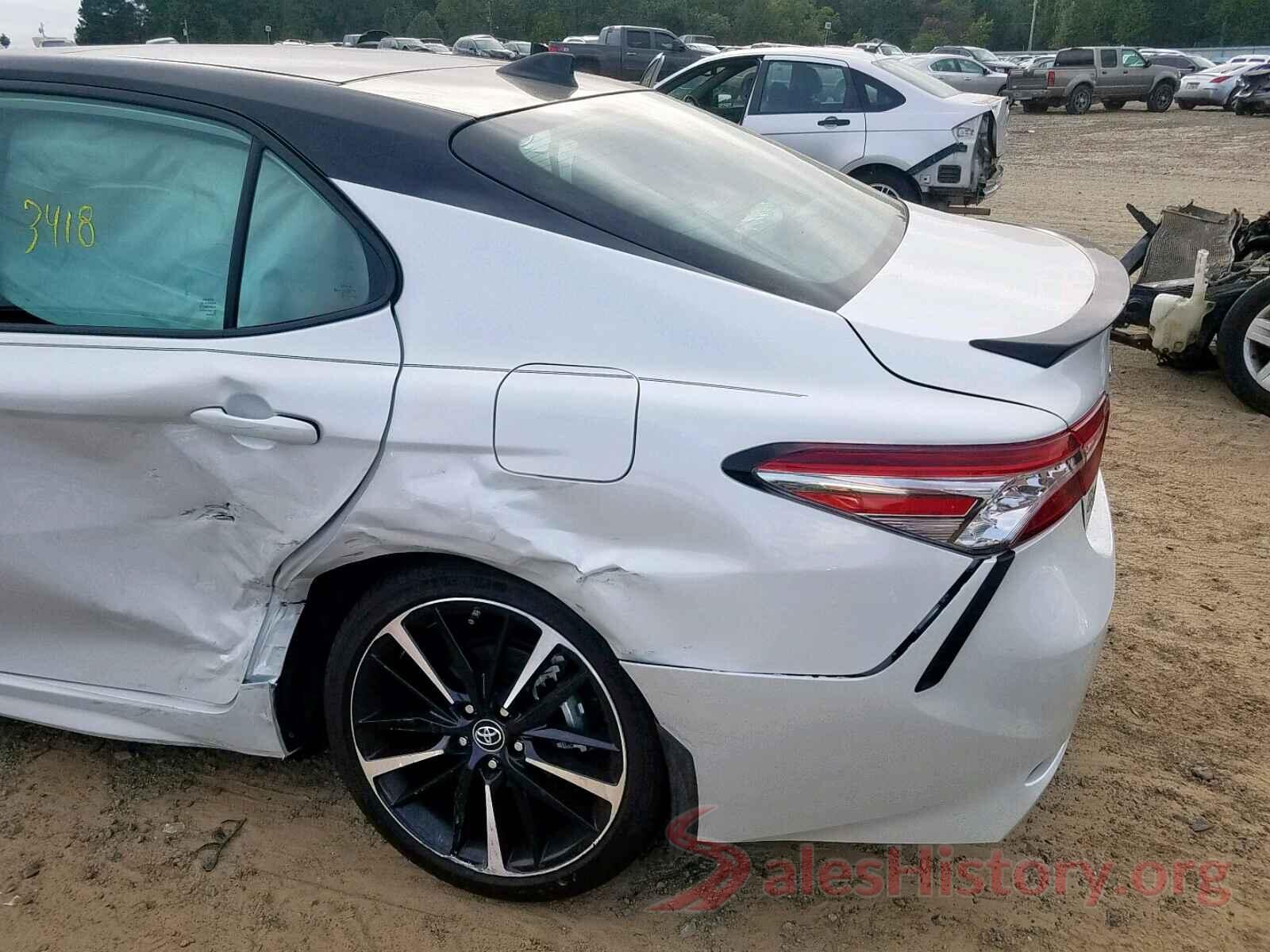 4T1B61HK2KU267215 2019 TOYOTA CAMRY