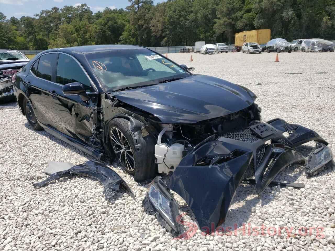 4T1B11HK0JU093982 2018 TOYOTA CAMRY