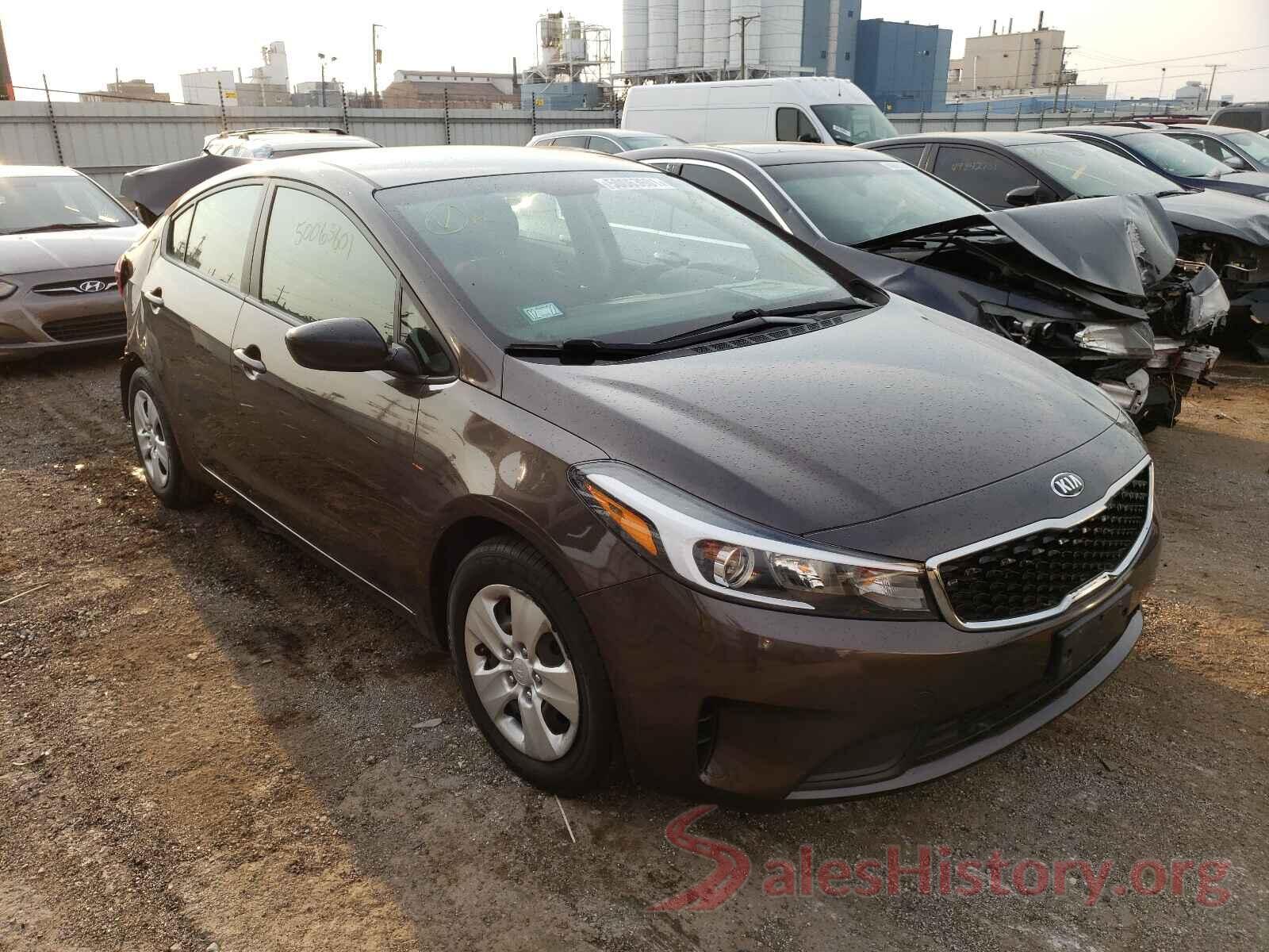 3KPFK4A7XHE156217 2017 KIA FORTE