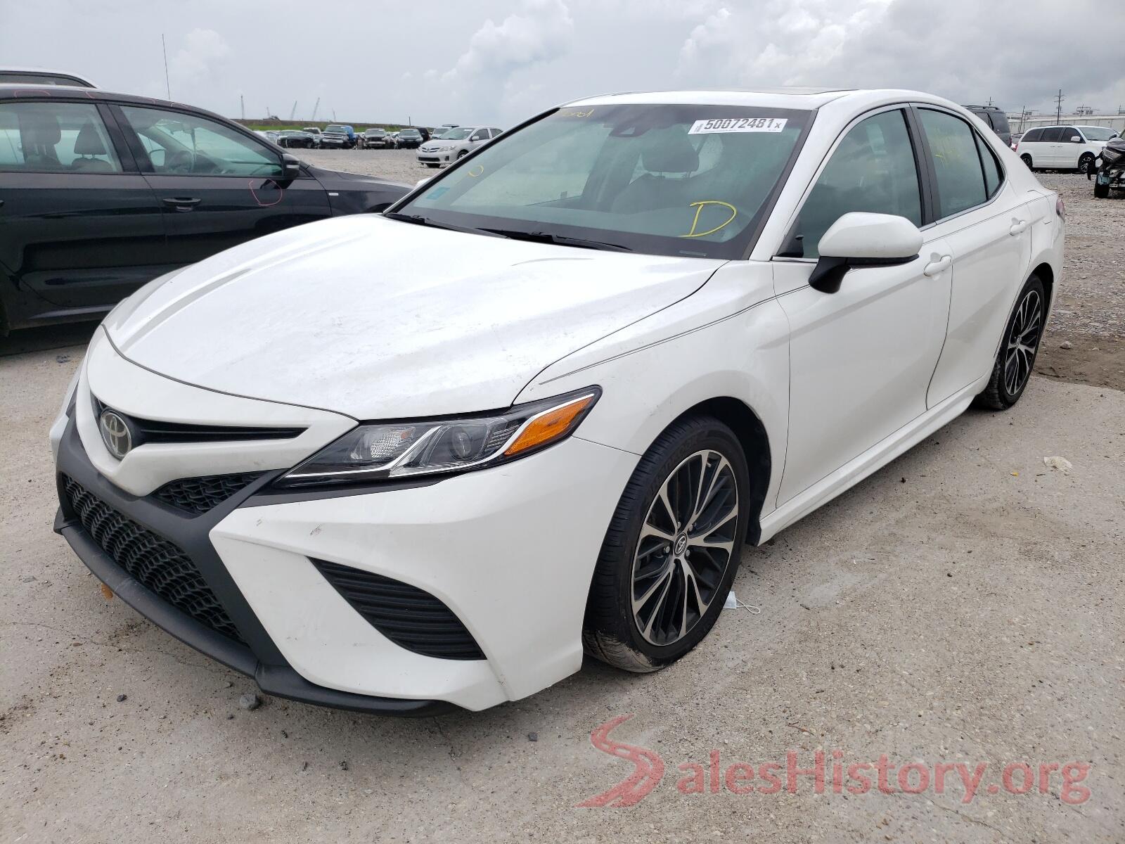 4T1B11HK8JU131748 2018 TOYOTA CAMRY