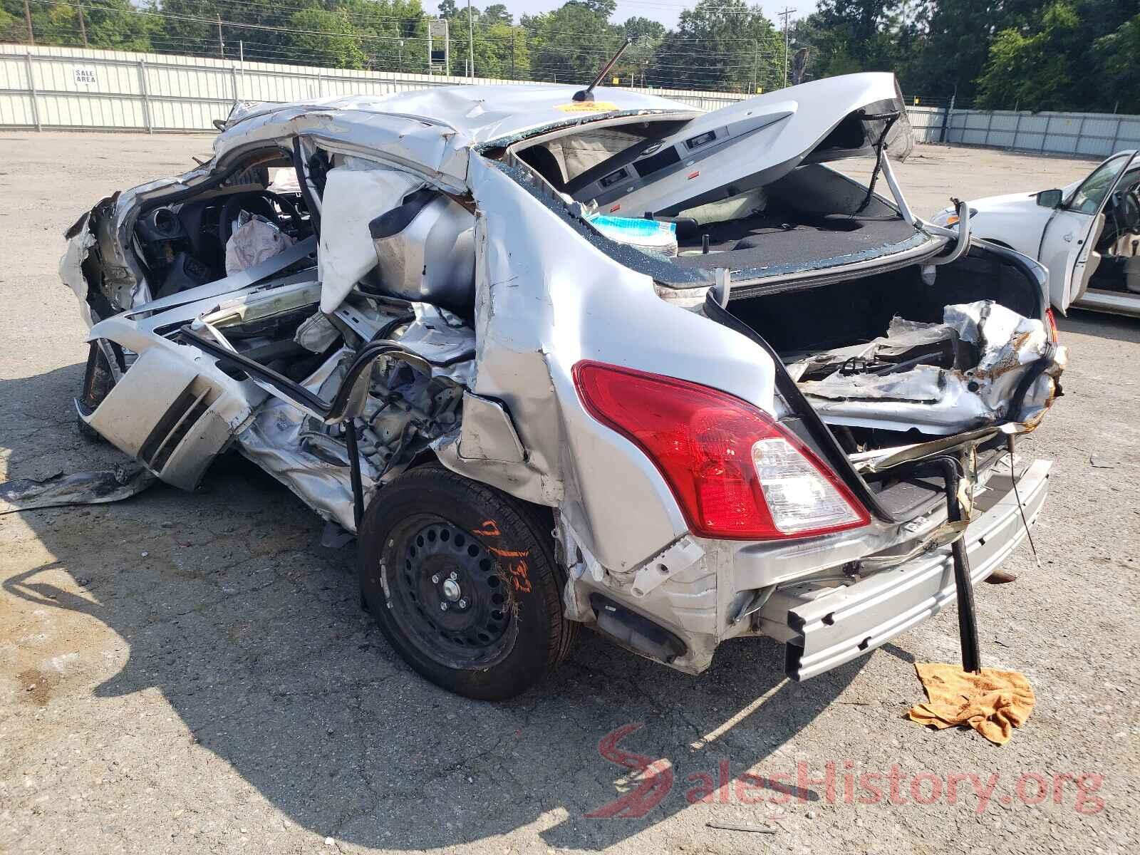 3N1CN7AP0JL819696 2018 NISSAN VERSA