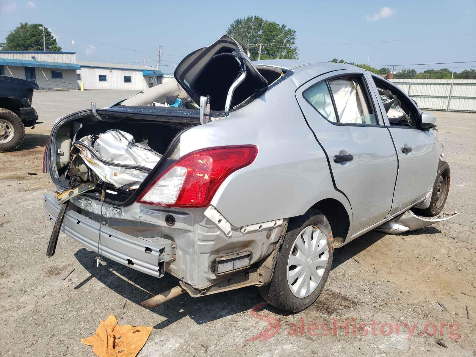 3N1CN7AP0JL819696 2018 NISSAN VERSA