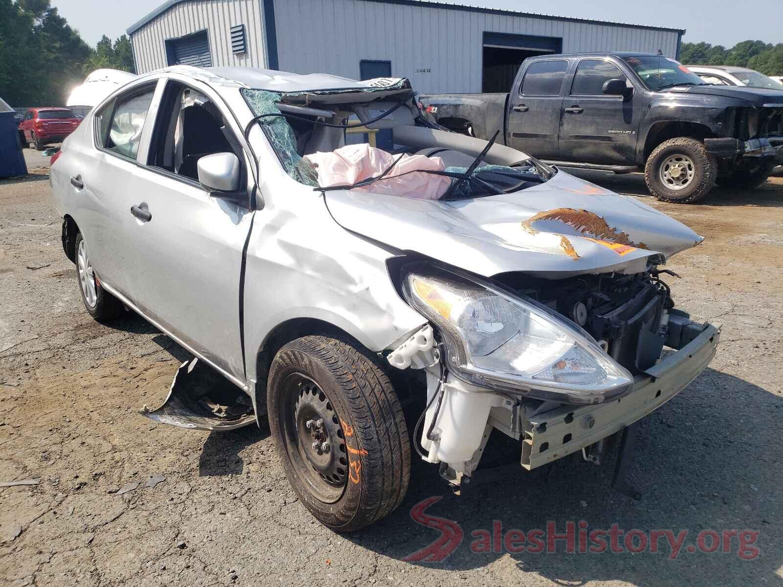 3N1CN7AP0JL819696 2018 NISSAN VERSA