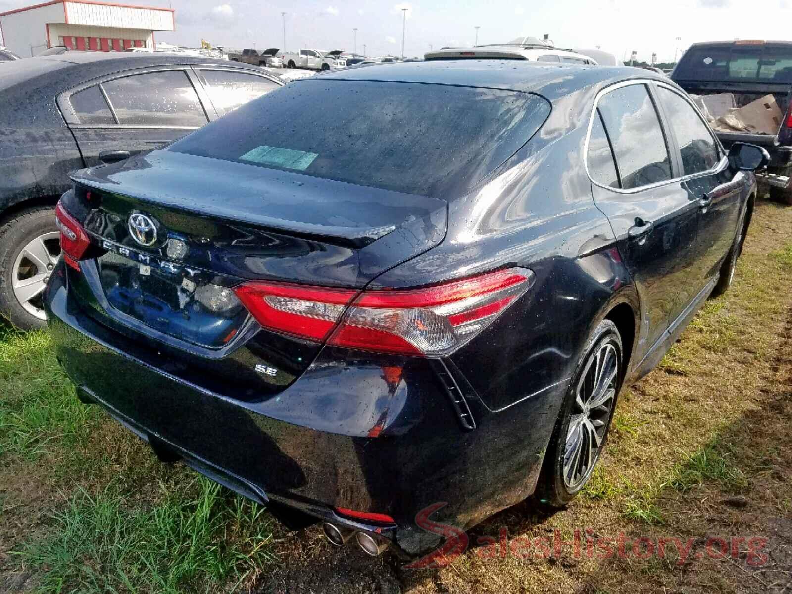 4T1B11HK4JU659089 2018 TOYOTA CAMRY