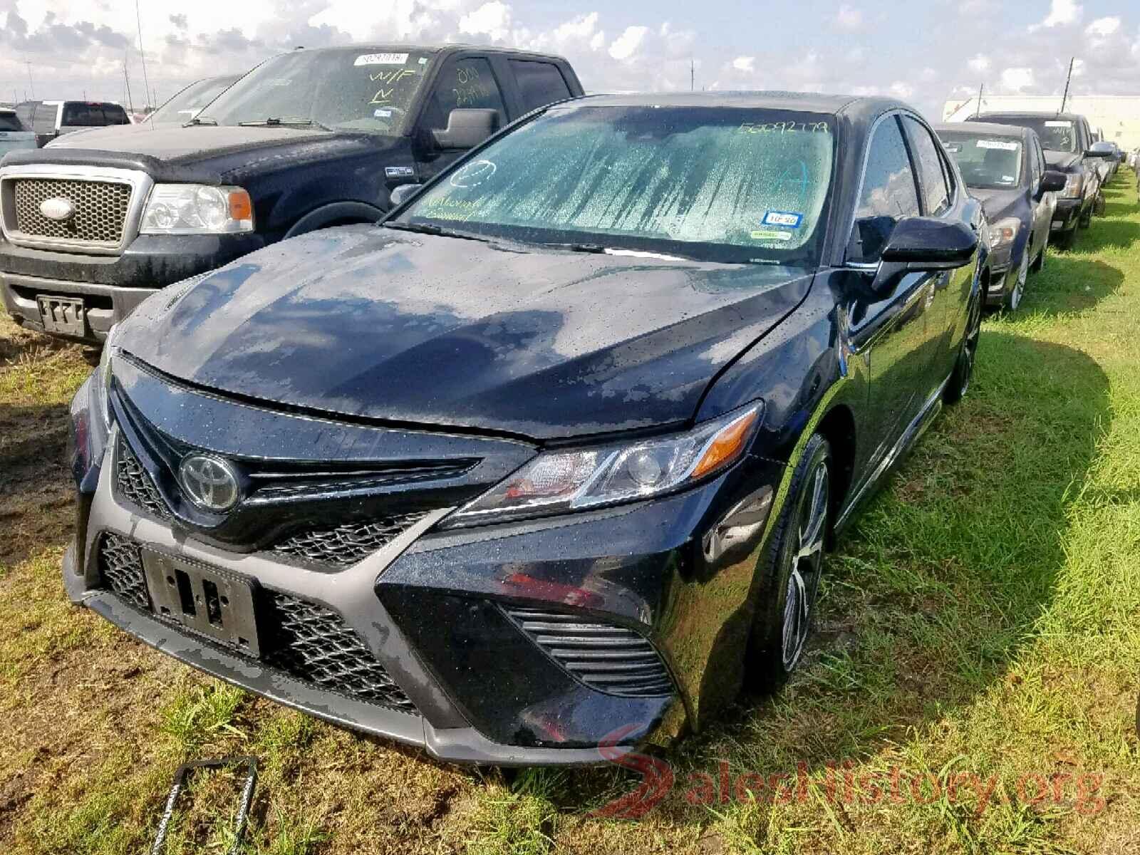 4T1B11HK4JU659089 2018 TOYOTA CAMRY