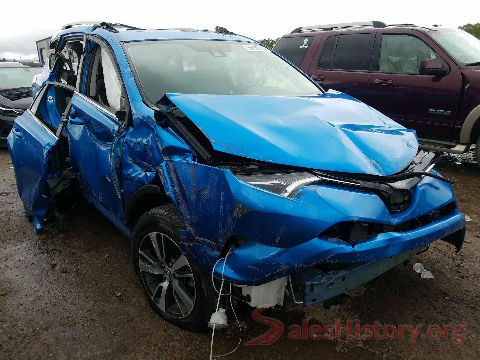 2T3RFREV2JW814890 2018 TOYOTA RAV4