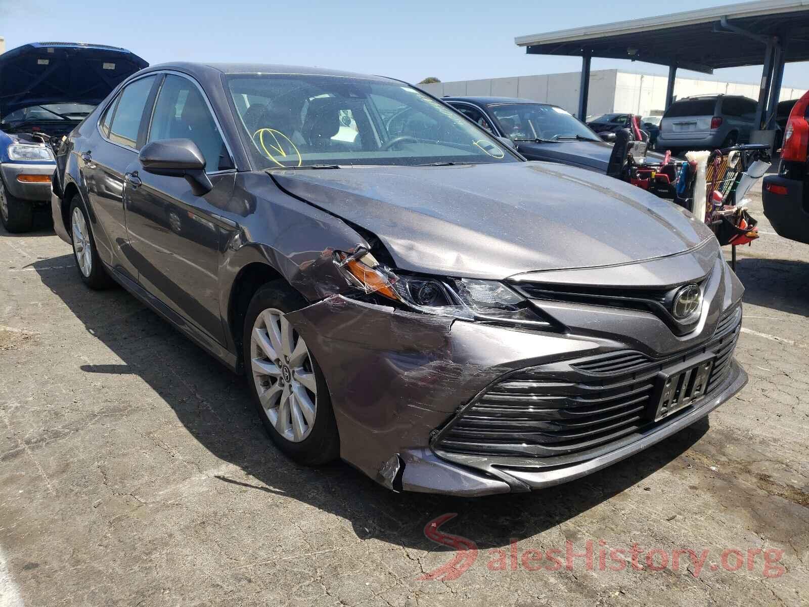 4T1B11HKXKU263864 2019 TOYOTA CAMRY