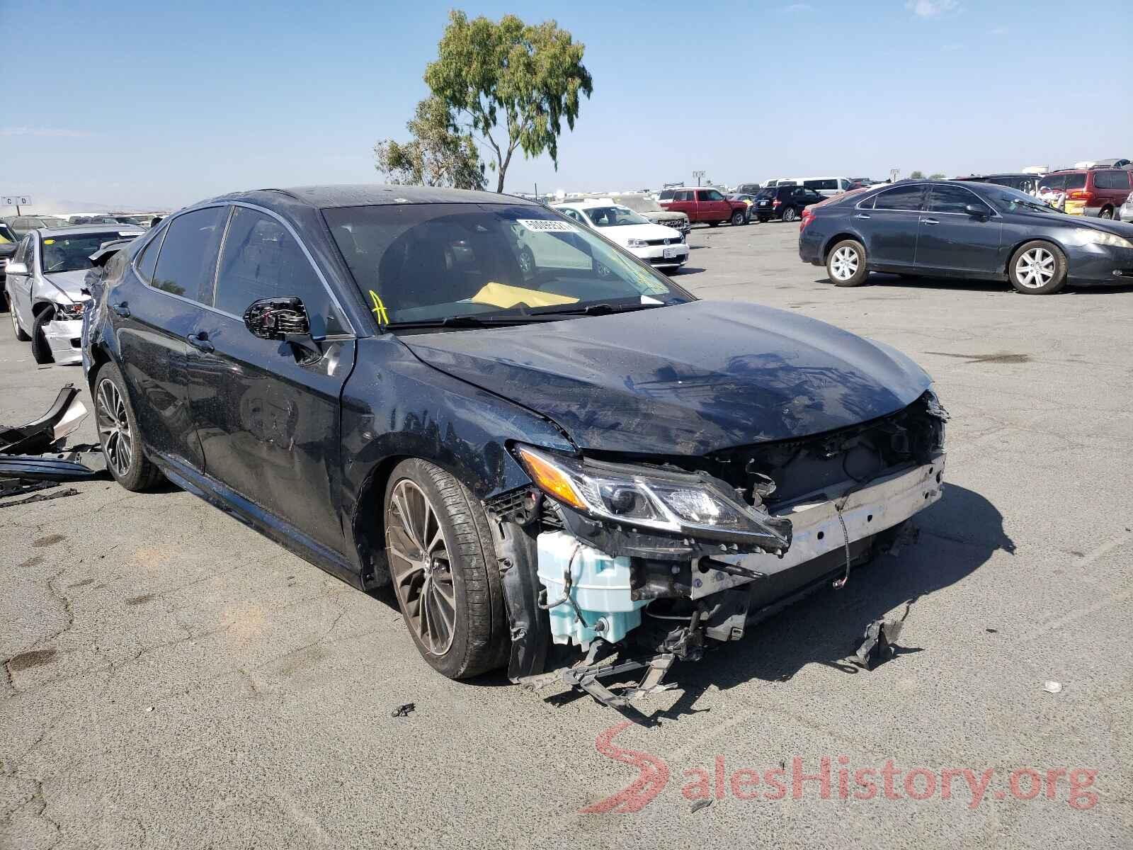 JTNB11HK3J3014097 2018 TOYOTA CAMRY