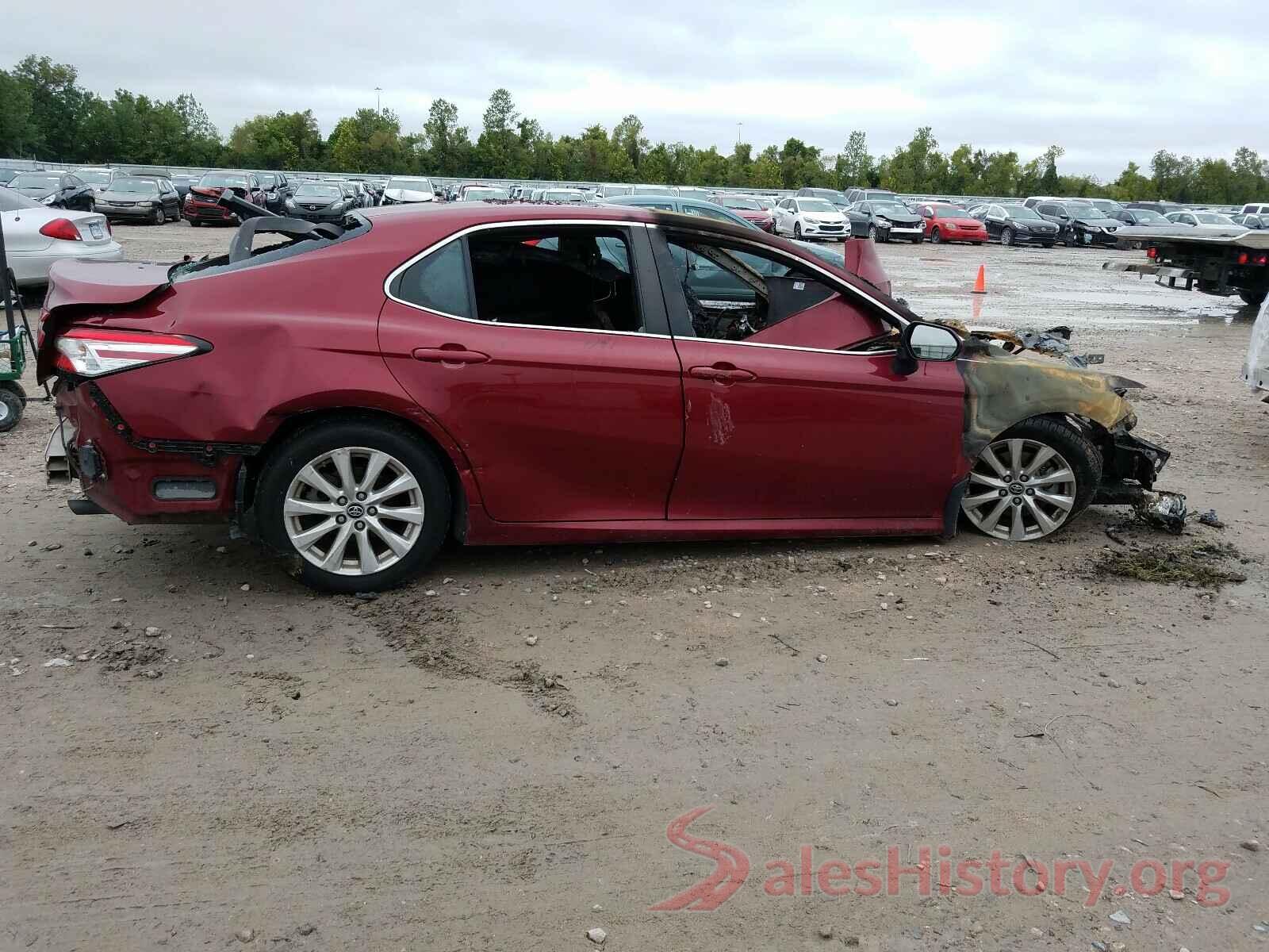 4T1B11HK5JU518273 2018 TOYOTA CAMRY