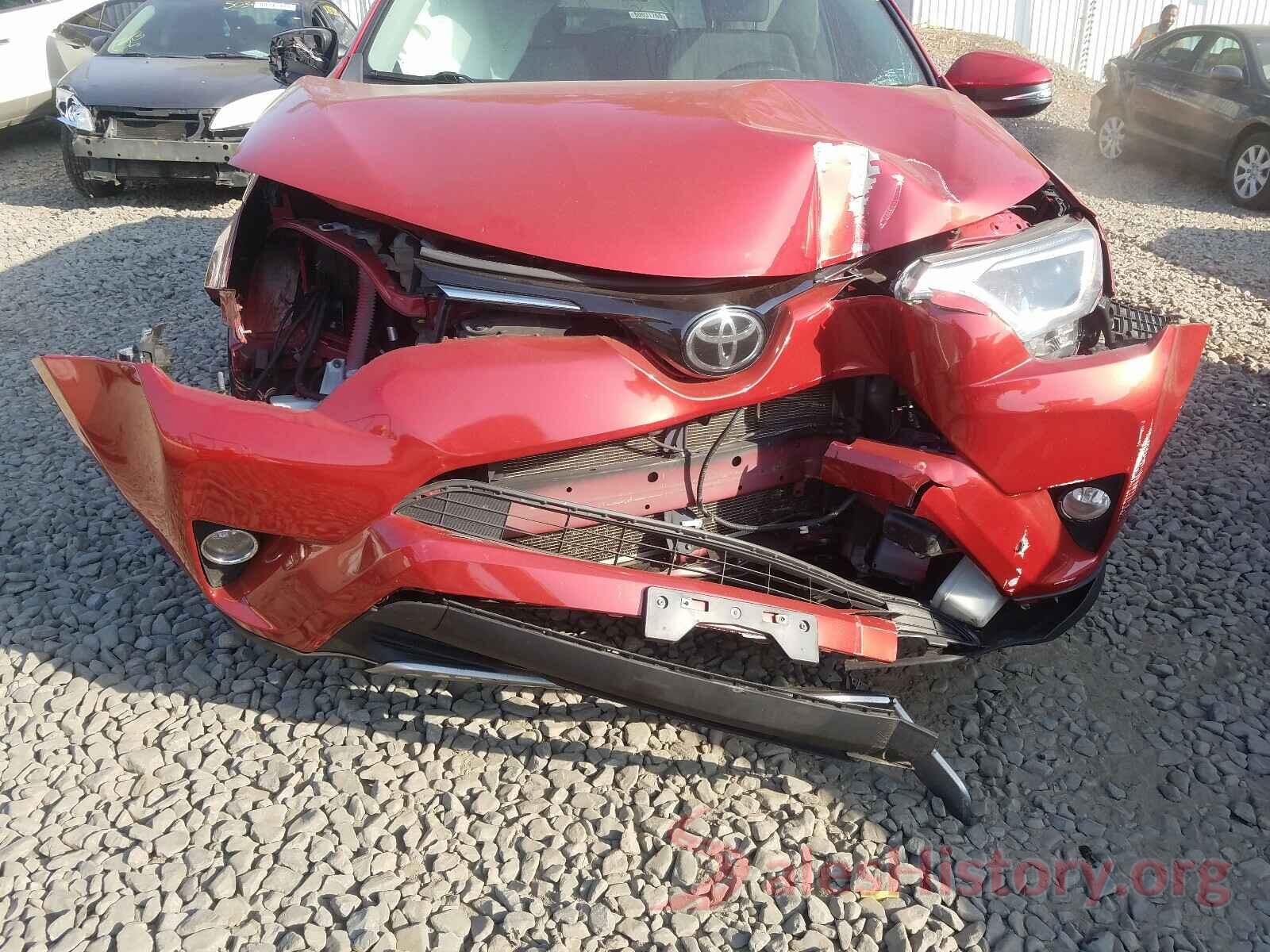 JTMRFREVXHJ105262 2017 TOYOTA RAV4