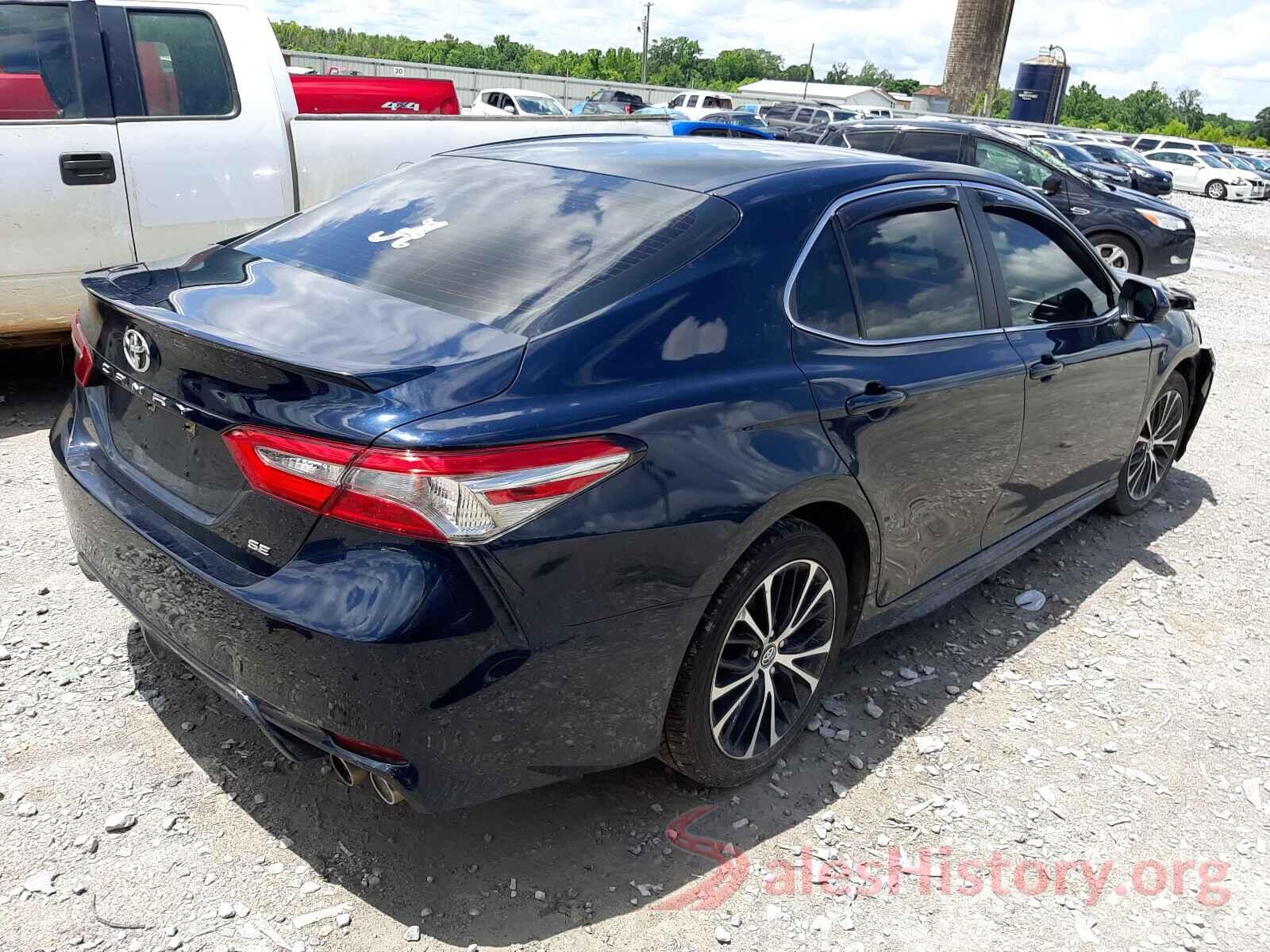 4T1B11HK4JU550518 2018 TOYOTA CAMRY