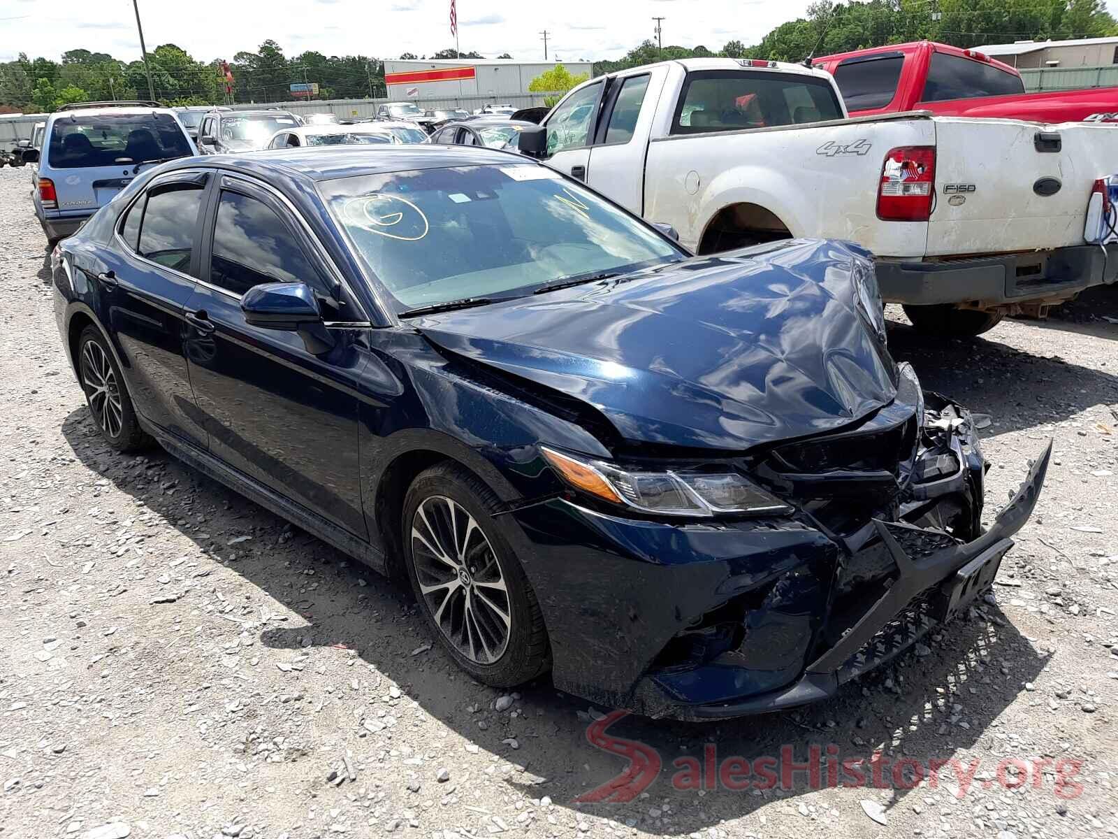 4T1B11HK4JU550518 2018 TOYOTA CAMRY