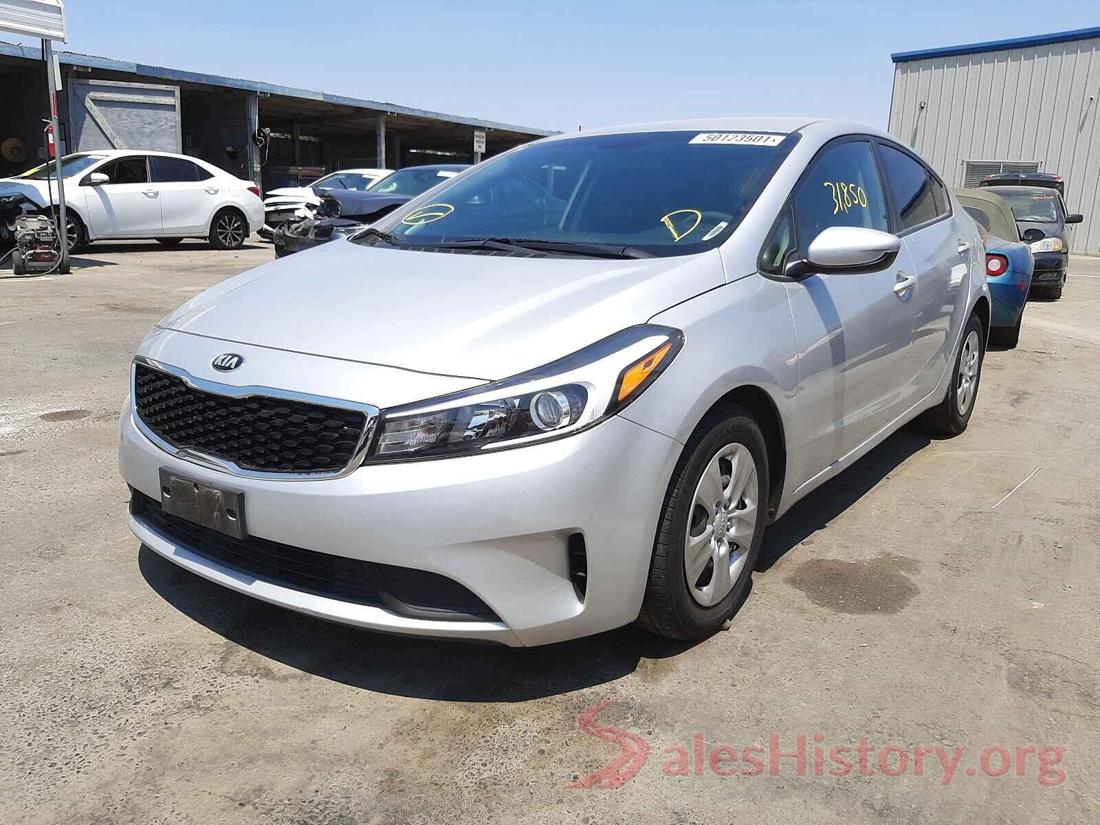 3KPFK4A78JE268679 2018 KIA FORTE