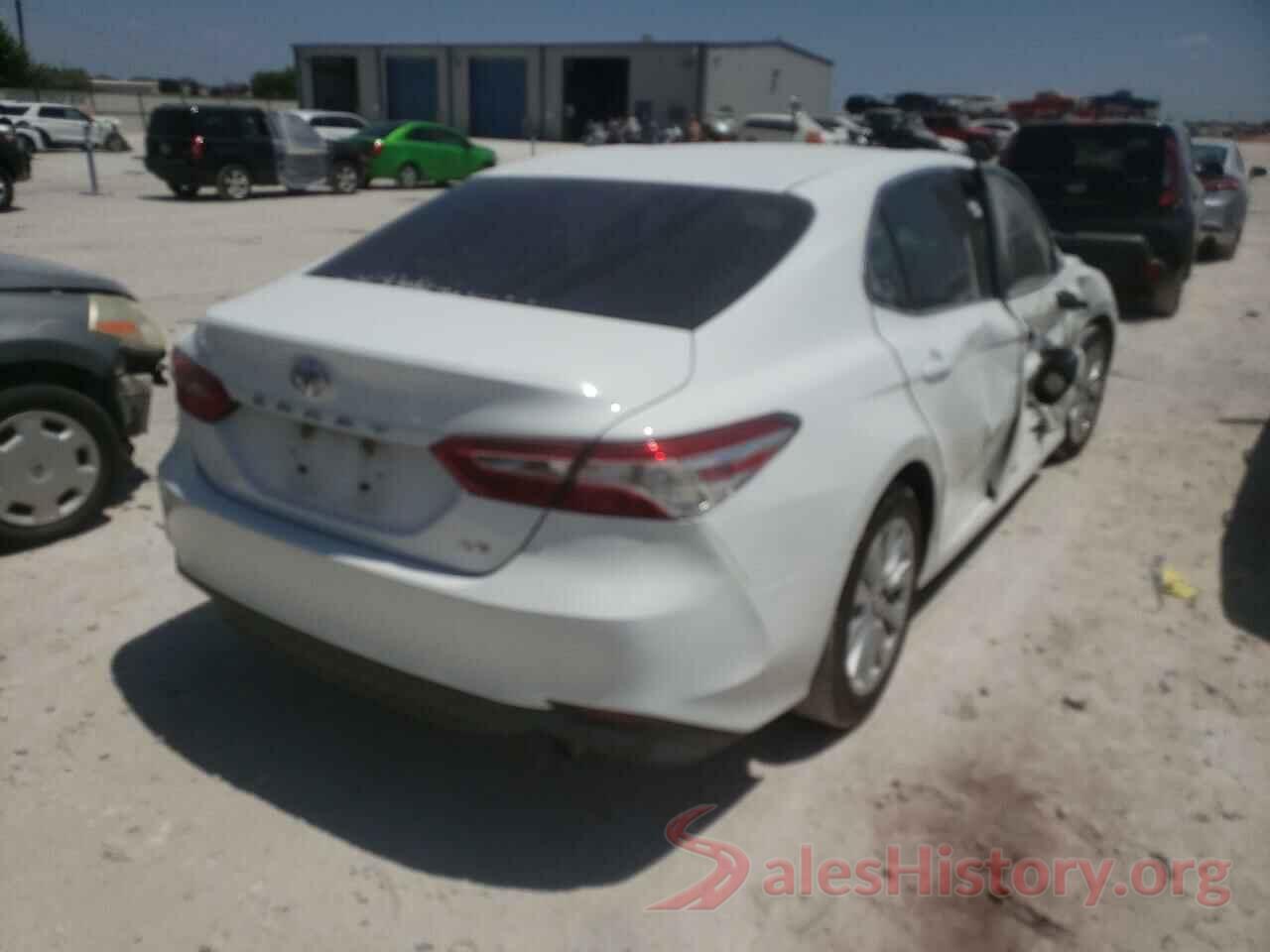 4T1B11HK2JU056142 2018 TOYOTA CAMRY