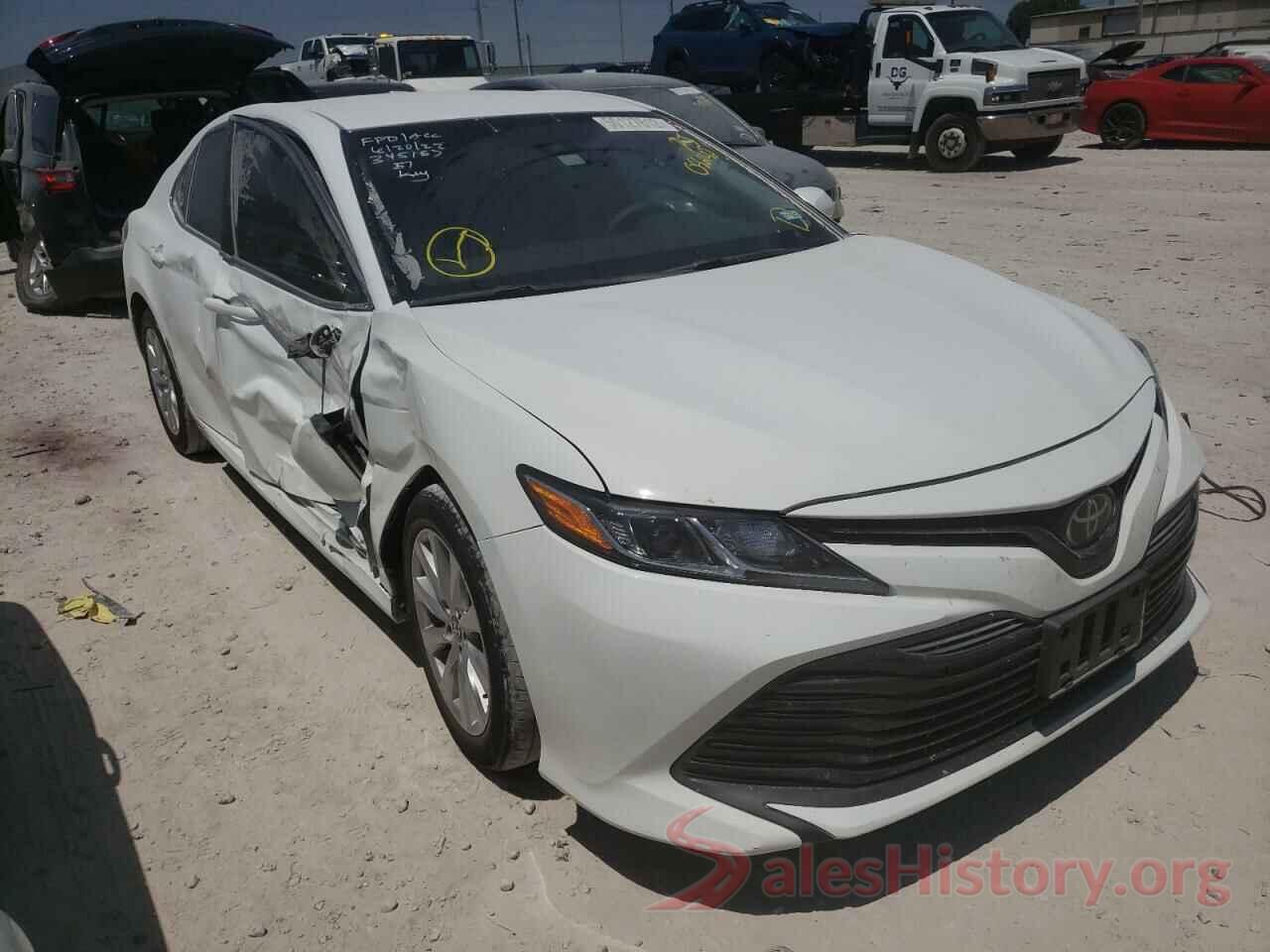 4T1B11HK2JU056142 2018 TOYOTA CAMRY