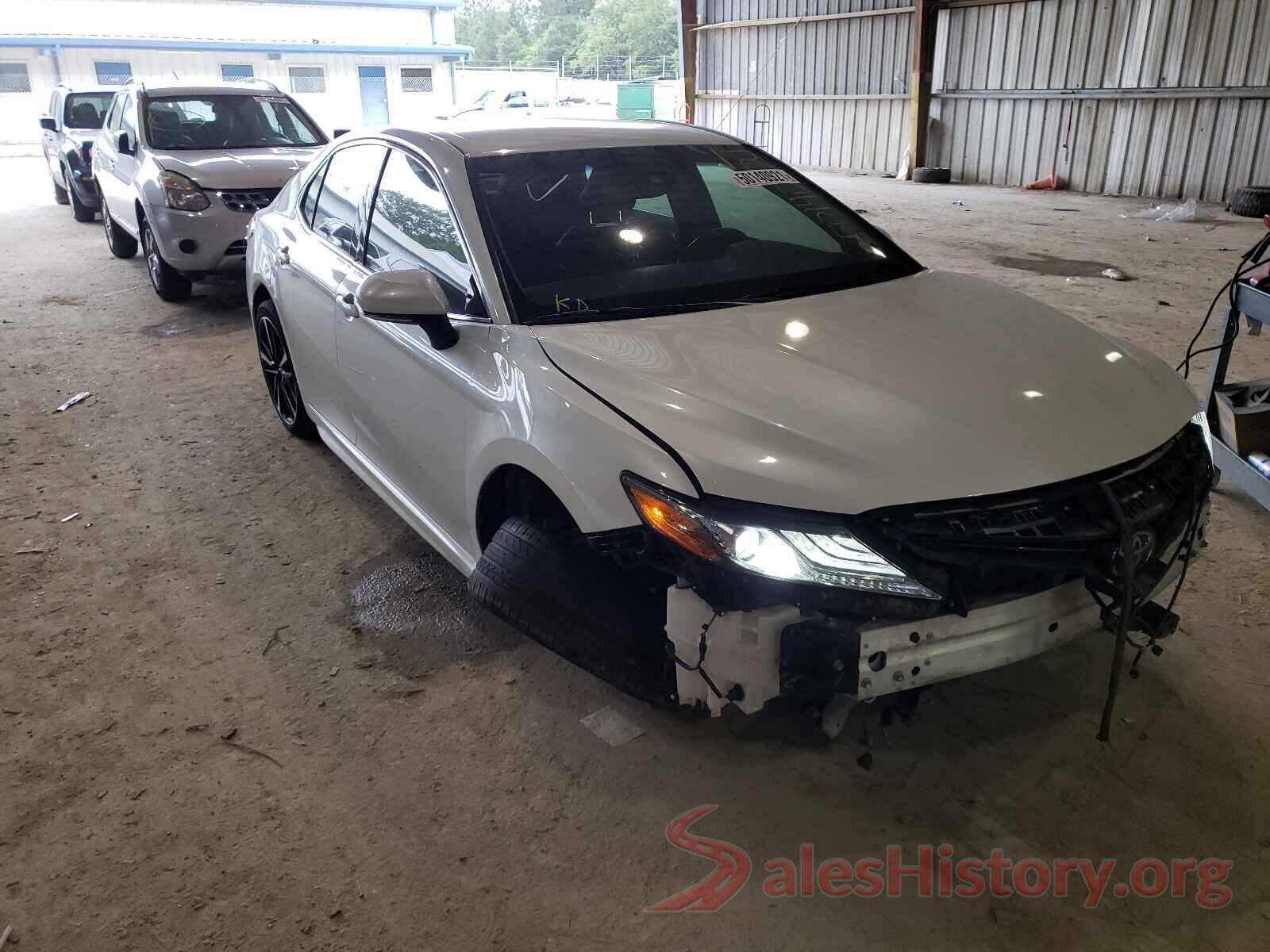 4T1B61HK4JU006070 2018 TOYOTA CAMRY