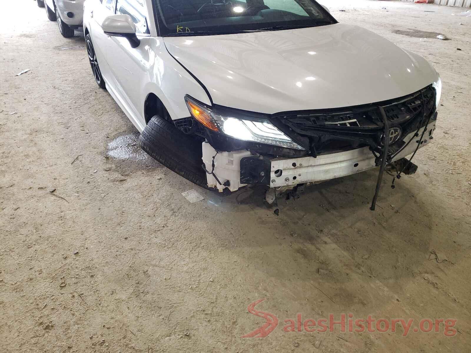 4T1B61HK4JU006070 2018 TOYOTA CAMRY