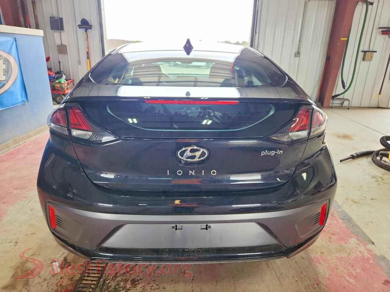 2021 HYUNDAI IONIQ VIN KMHC65LD6MU250697, left side view