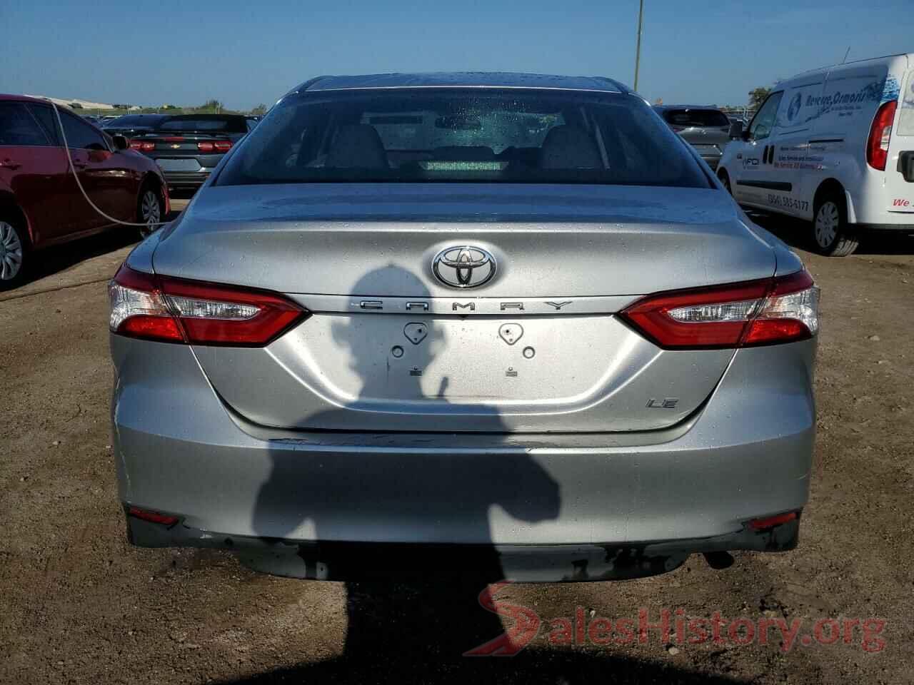 4T1B11HK2JU639326 2018 TOYOTA CAMRY