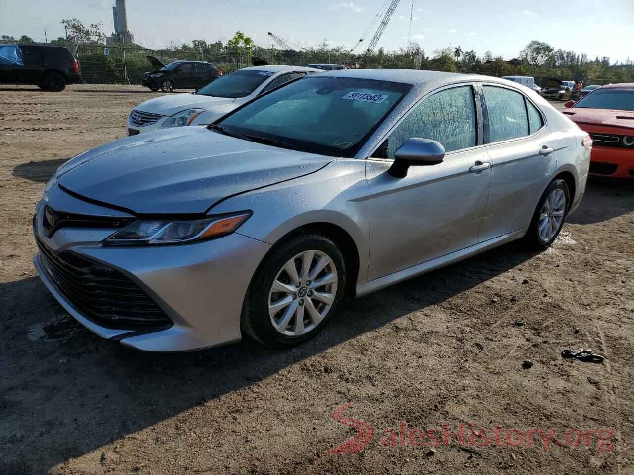 4T1B11HK2JU639326 2018 TOYOTA CAMRY