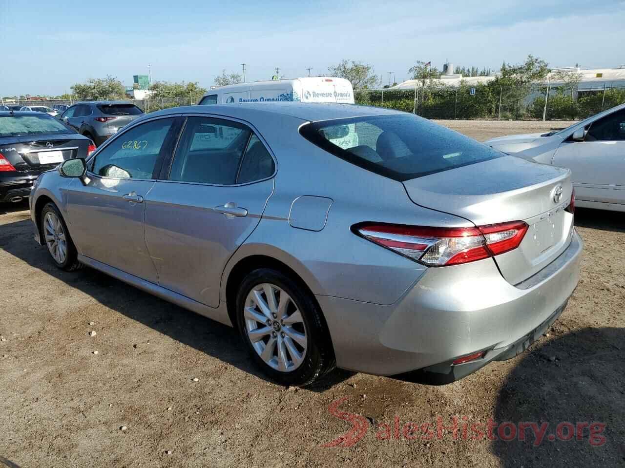 4T1B11HK2JU639326 2018 TOYOTA CAMRY