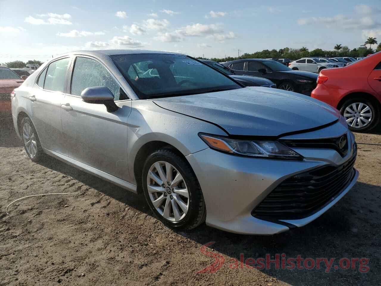 4T1B11HK2JU639326 2018 TOYOTA CAMRY