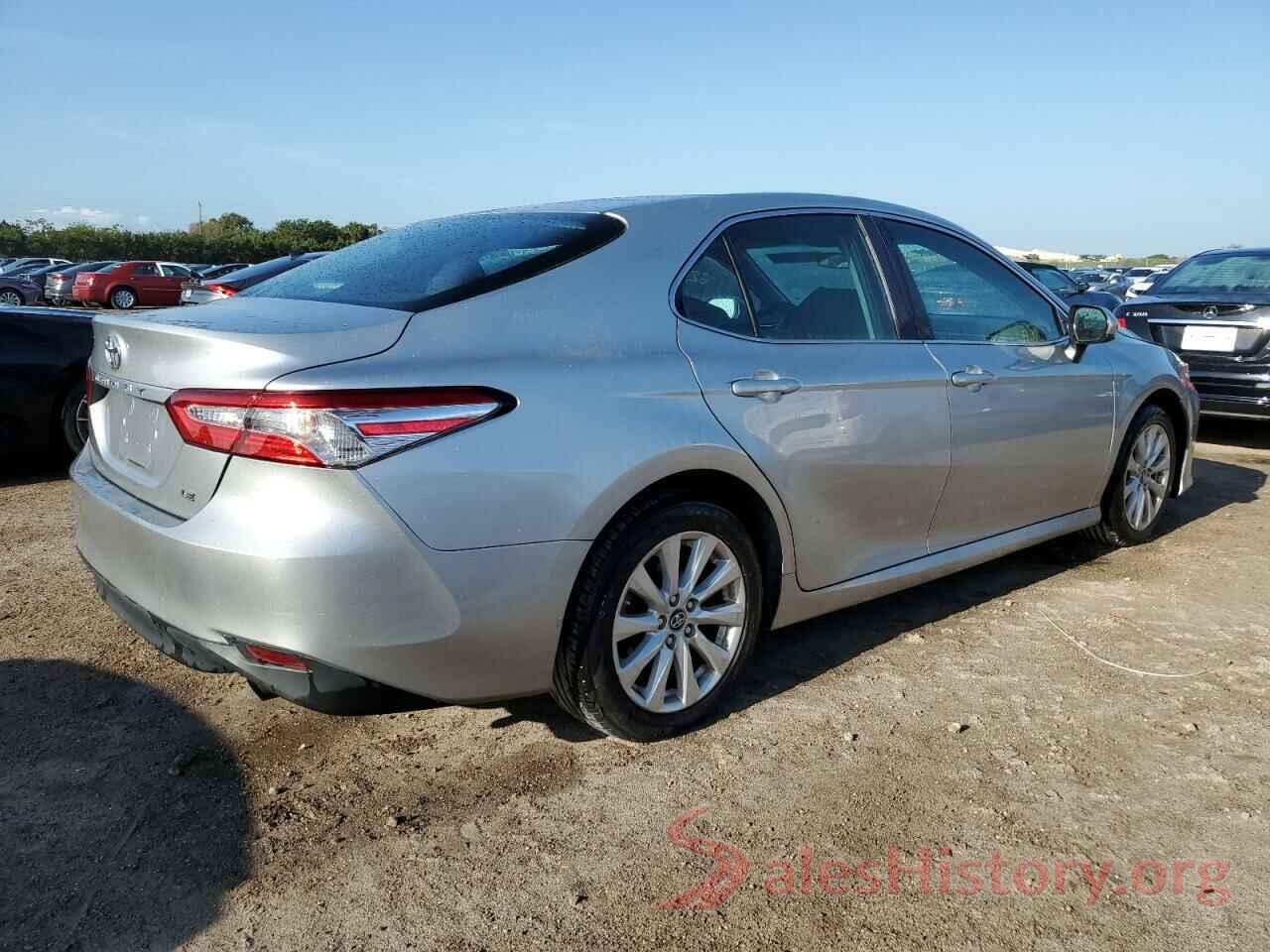 4T1B11HK2JU639326 2018 TOYOTA CAMRY