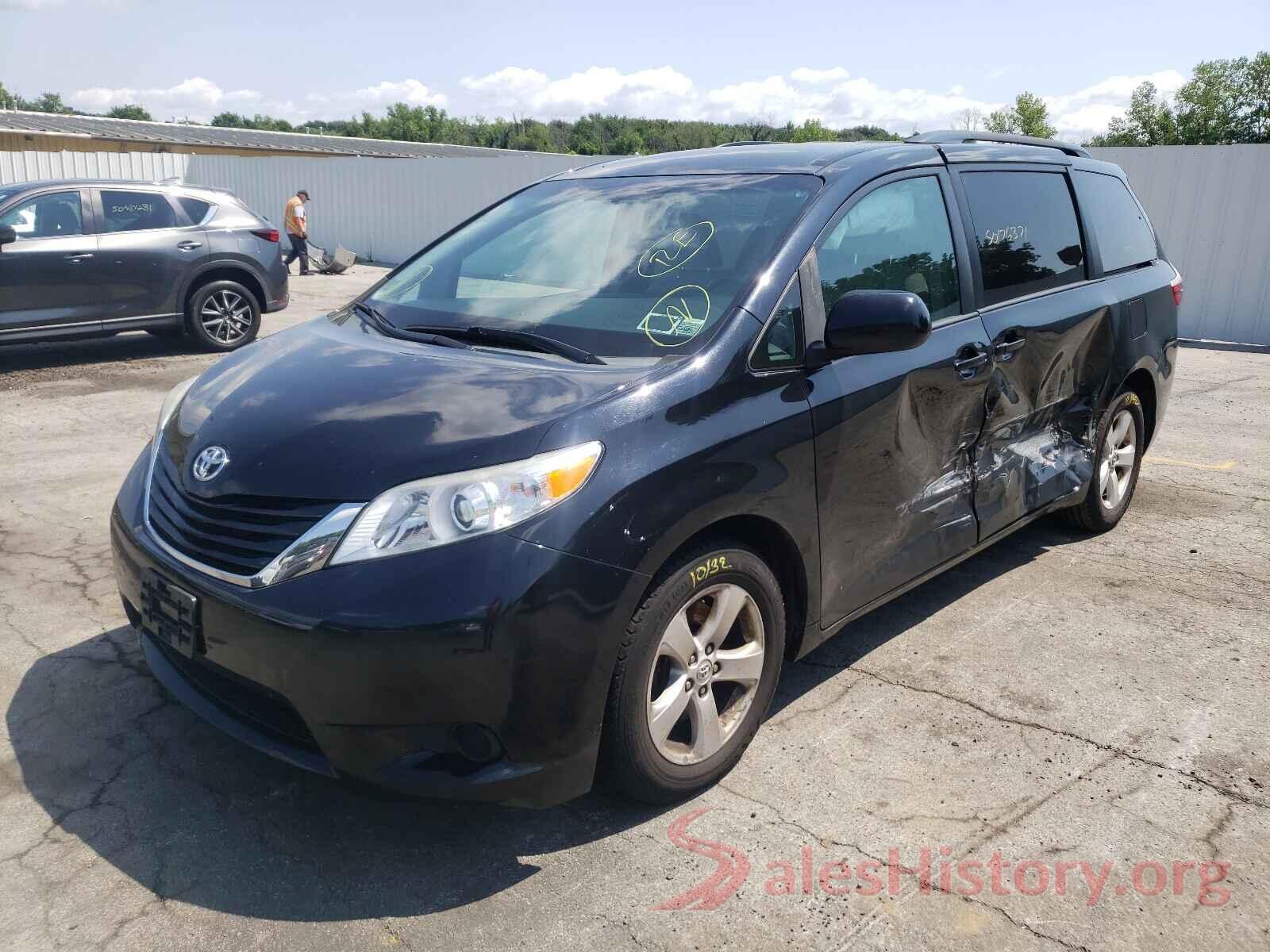 5TDKK3DC1GS703963 2016 TOYOTA SIENNA