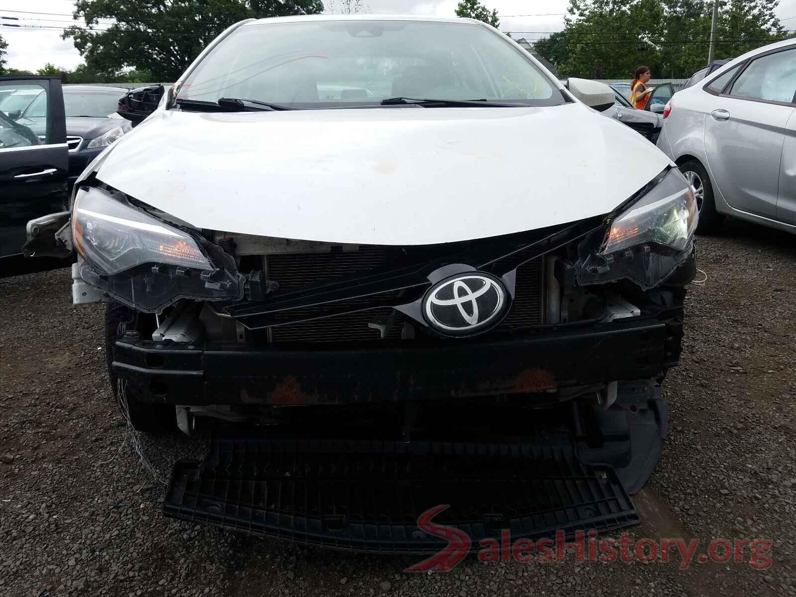 5YFBURHE8HP612479 2017 TOYOTA COROLLA