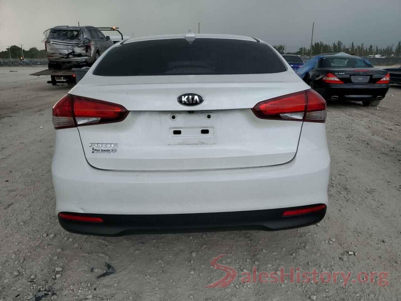 3KPFL4A78JE183256 2018 KIA FORTE