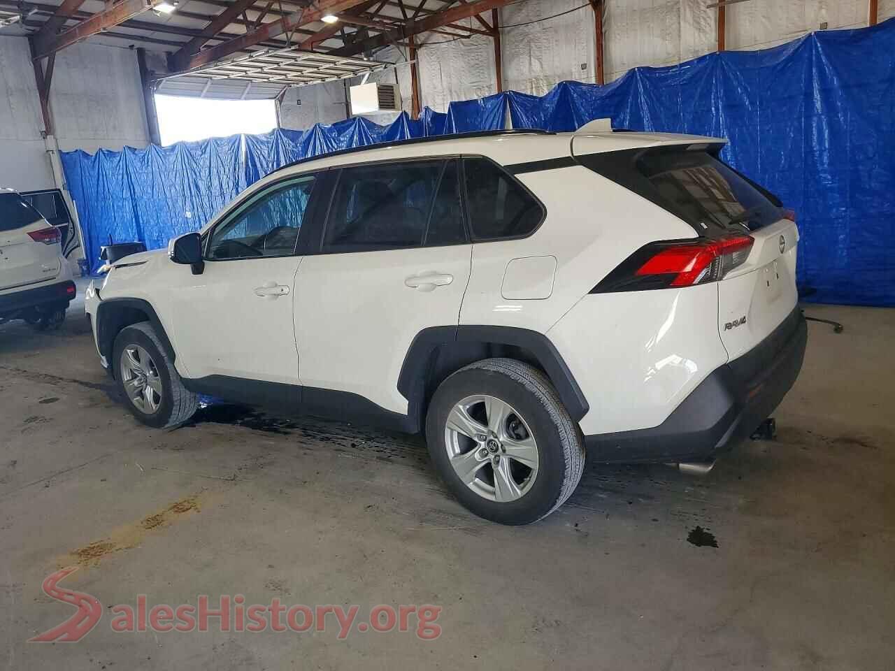 2019 TOYOTA RAV4 VIN 2T3W1RFV2KW015032, front view