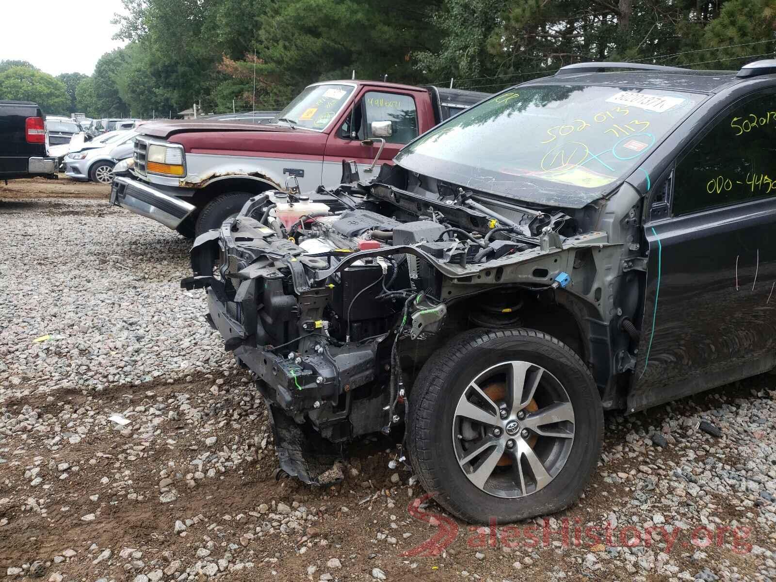 JTMRFREV8JJ185845 2018 TOYOTA RAV4