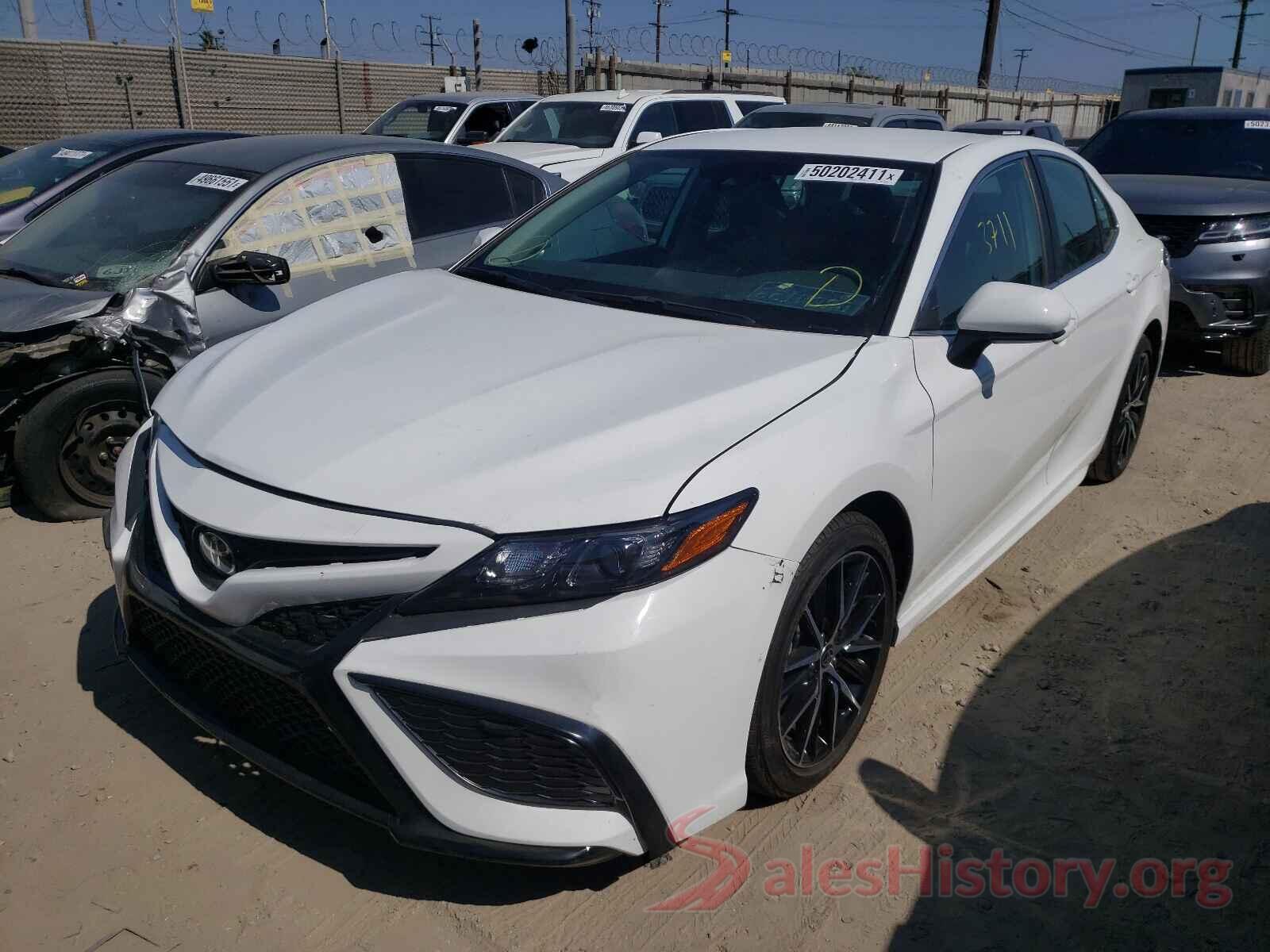 4T1G11AKXMU532853 2021 TOYOTA CAMRY