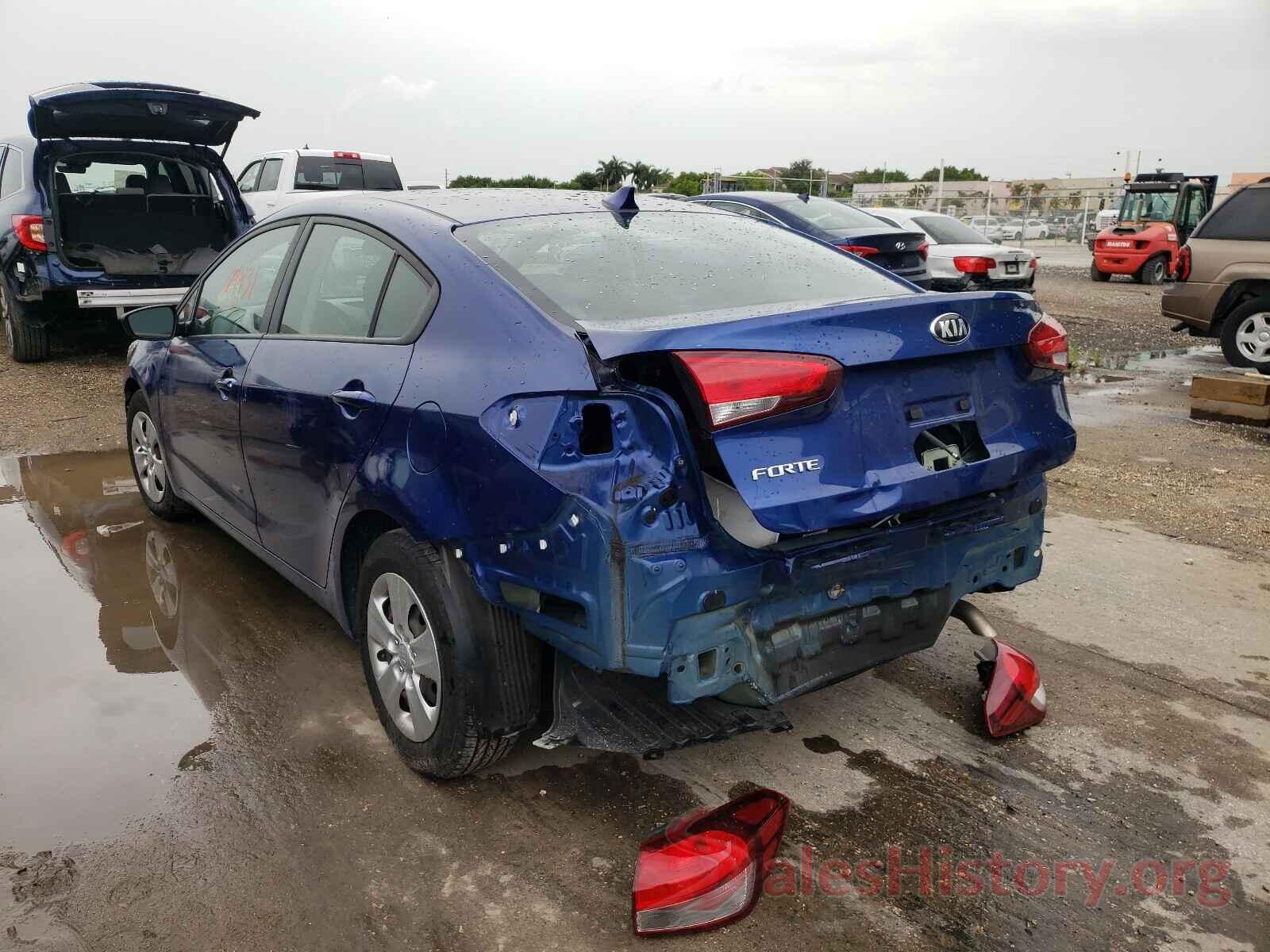 3KPFK4A75HE152821 2017 KIA FORTE