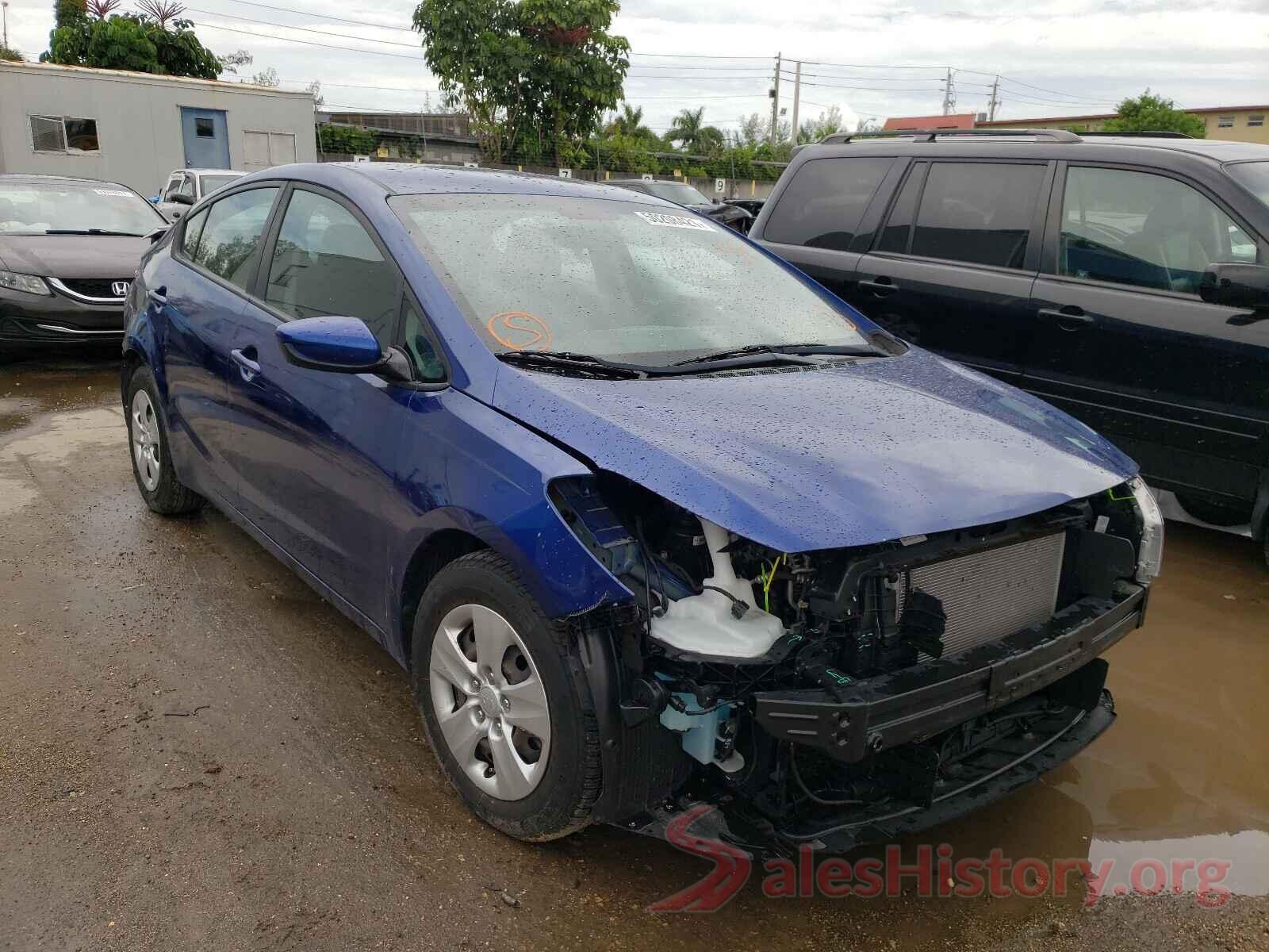 3KPFK4A75HE152821 2017 KIA FORTE