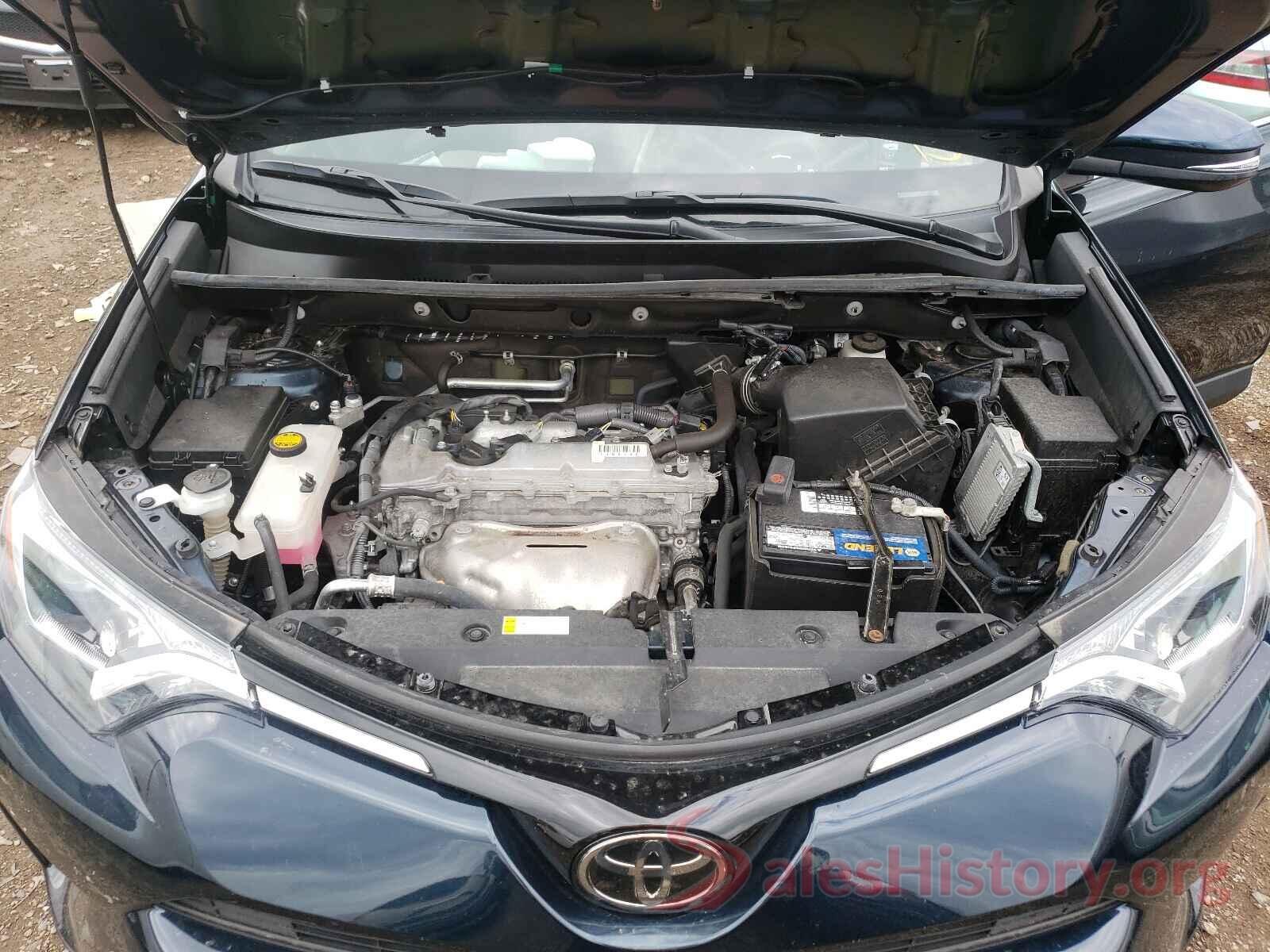 2T3RFREV0HW556962 2017 TOYOTA RAV4