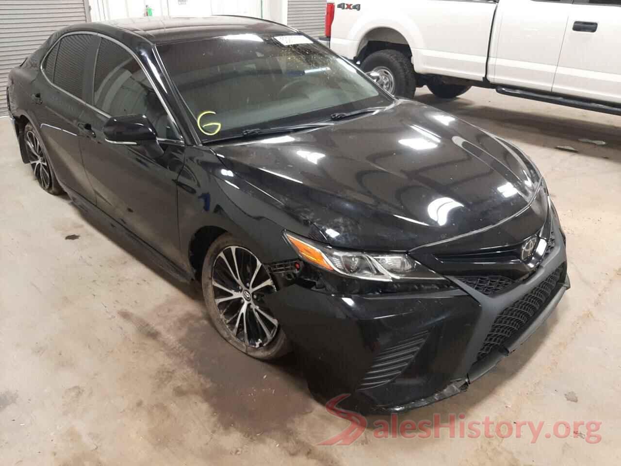 4T1B11HK2JU661410 2018 TOYOTA CAMRY