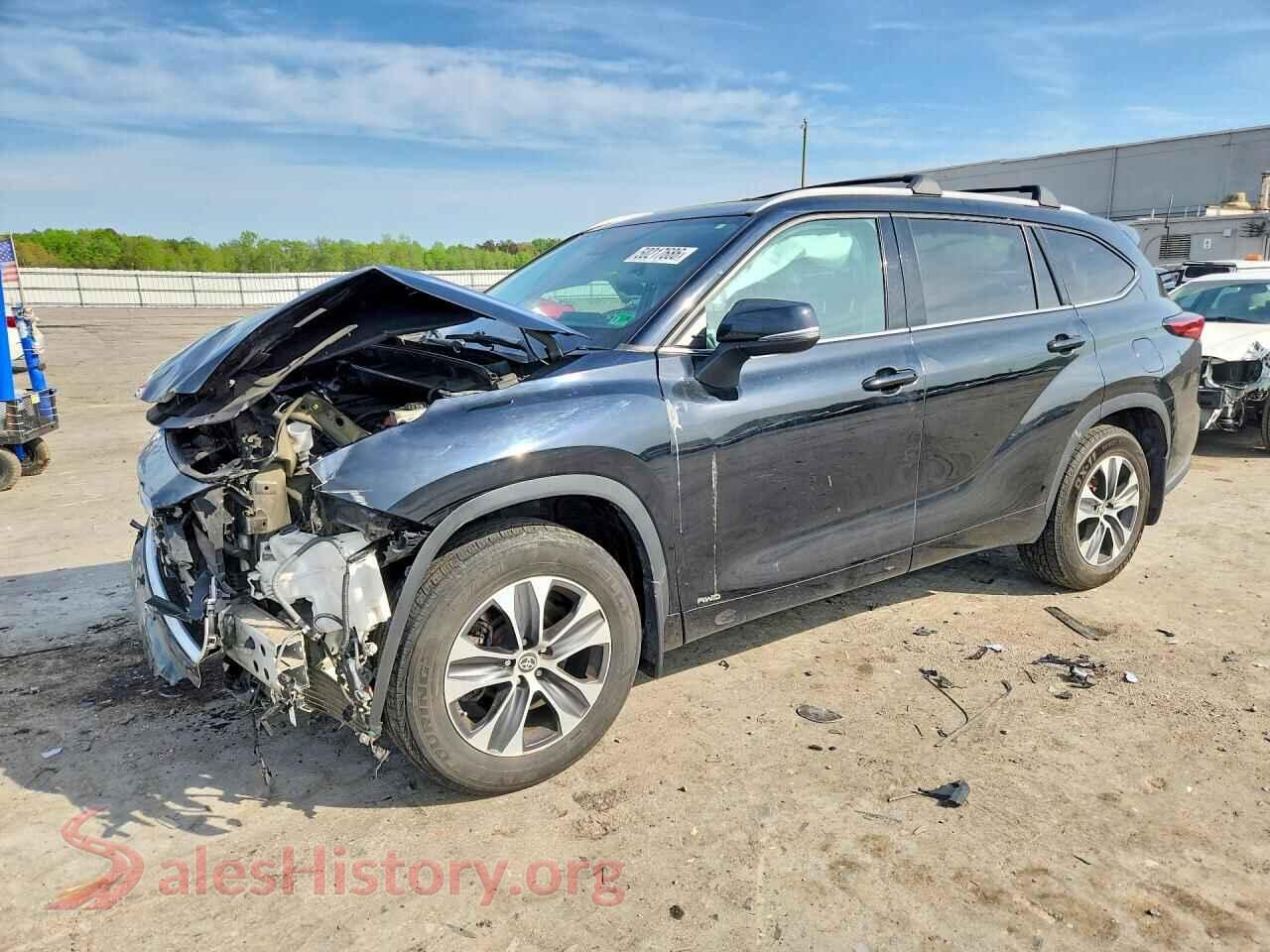 2022 TOYOTA HIGHLANDER VIN 5TDGBRCH0NS074683, auction photo