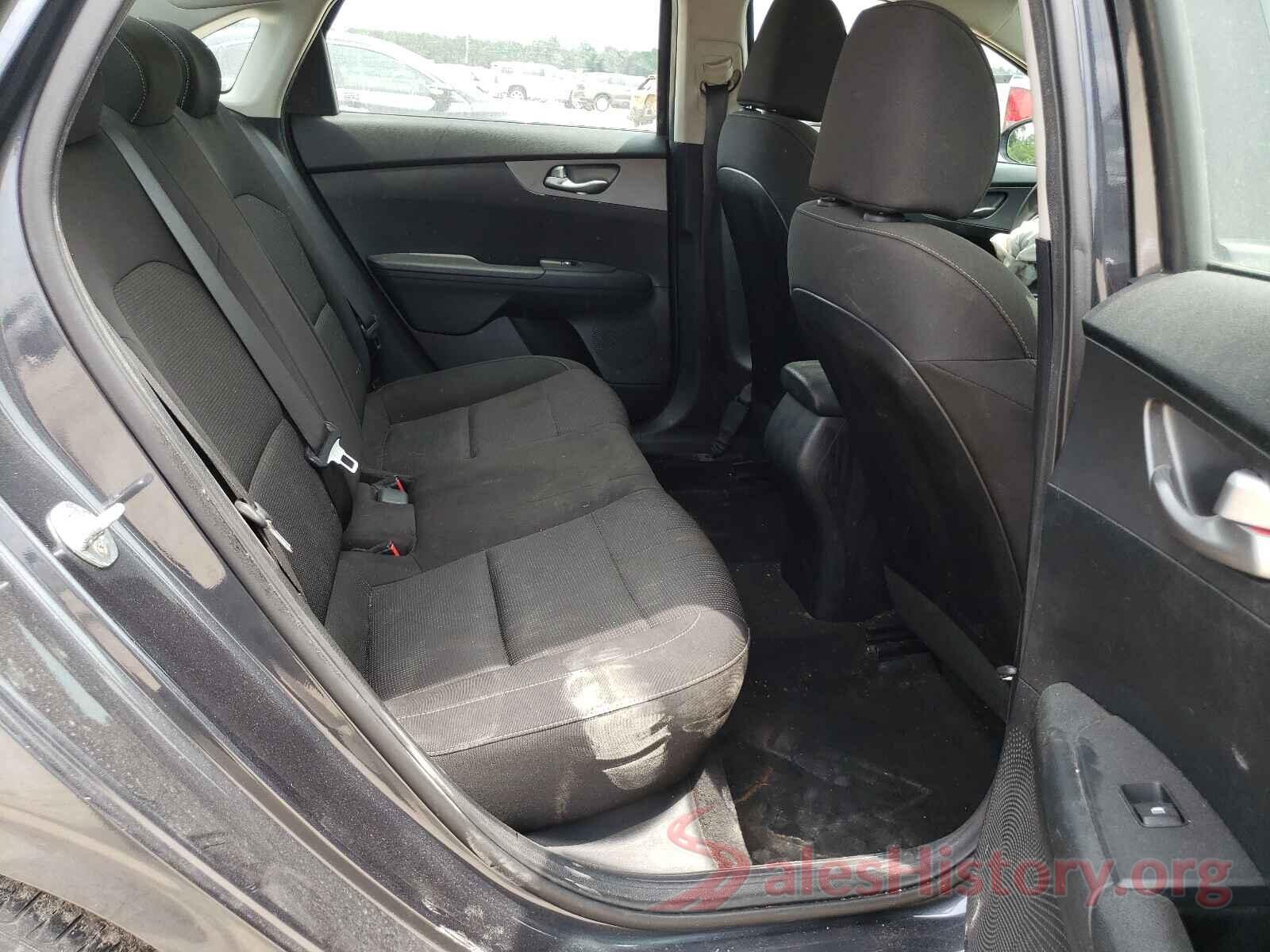 3KPF24AD1KE109588 2019 KIA FORTE