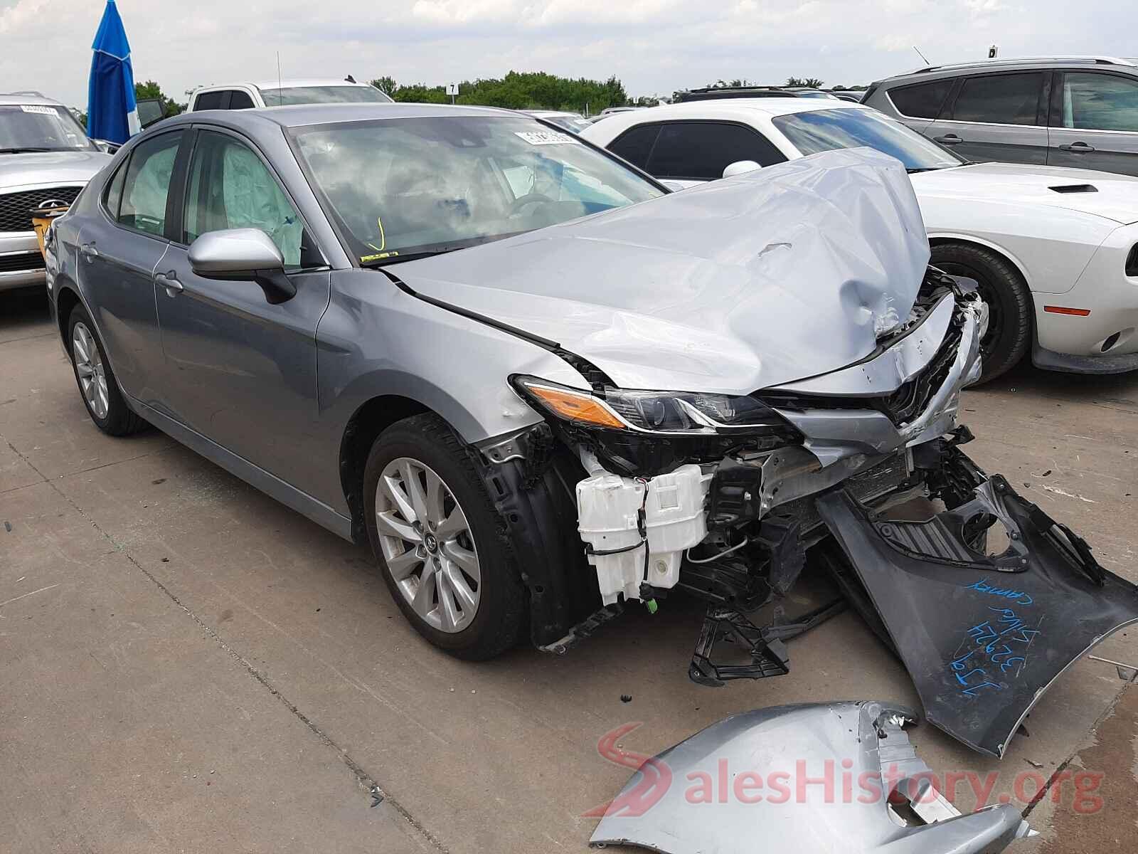 4T1B11HK2KU760374 2019 TOYOTA CAMRY