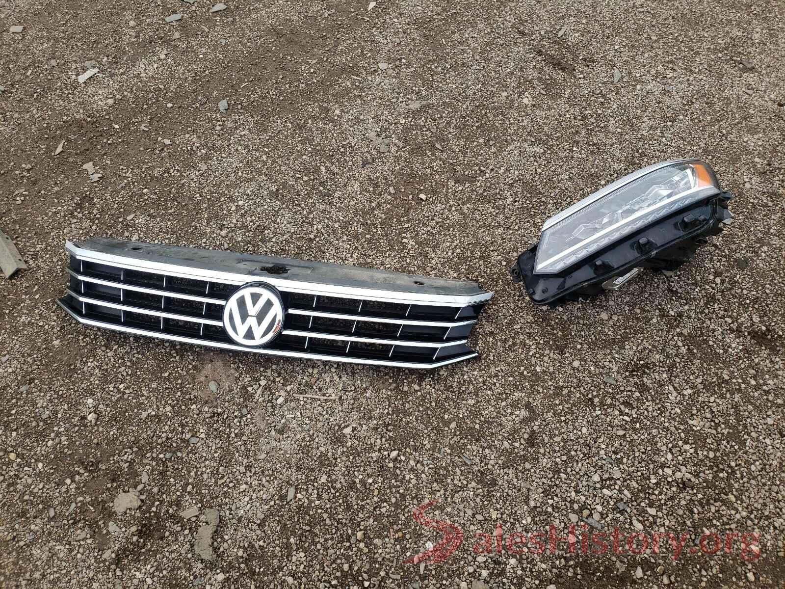 1VWCA7A32JC040038 2018 VOLKSWAGEN PASSAT