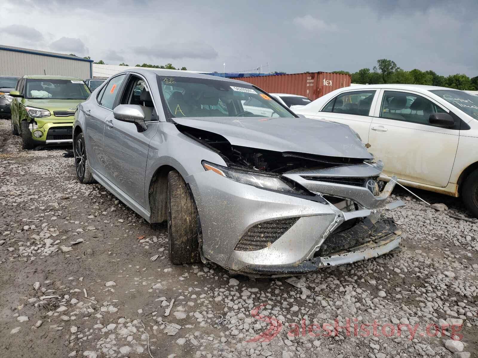 4T1B11HK7JU112320 2018 TOYOTA CAMRY