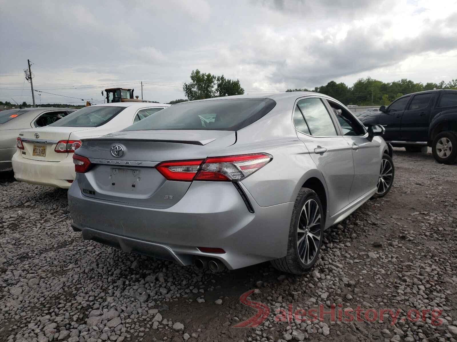 4T1B11HK7JU112320 2018 TOYOTA CAMRY