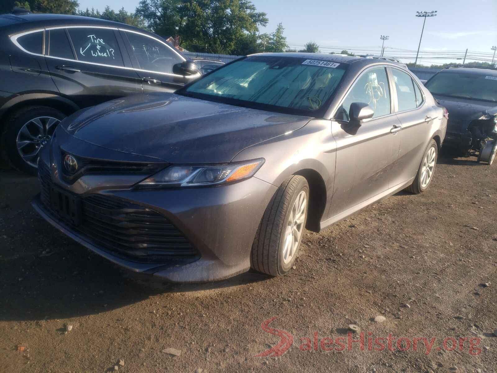 4T1B11HK2JU568449 2018 TOYOTA CAMRY